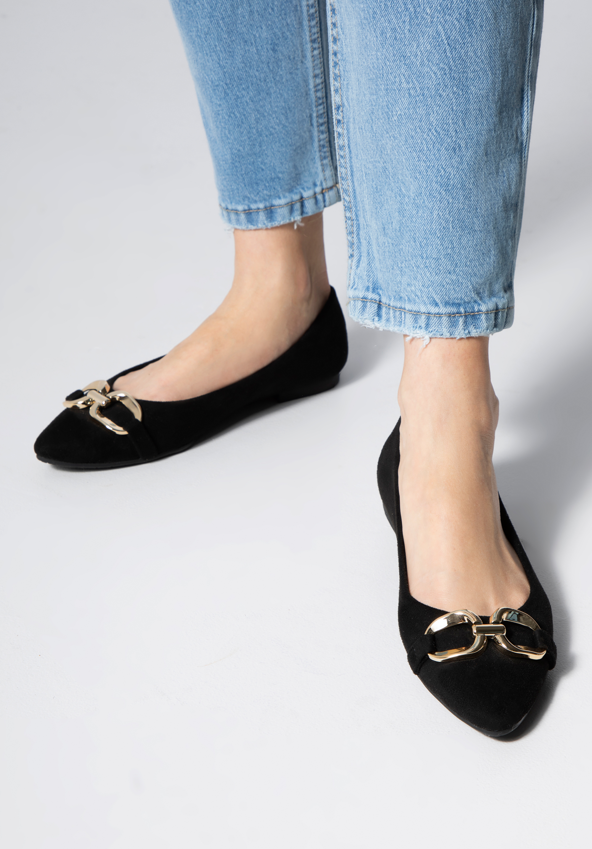 Ballerinas aus Ecosuede mit Schnallenverzierung, schwarz, 98-DP-203-1-35, Bild 1