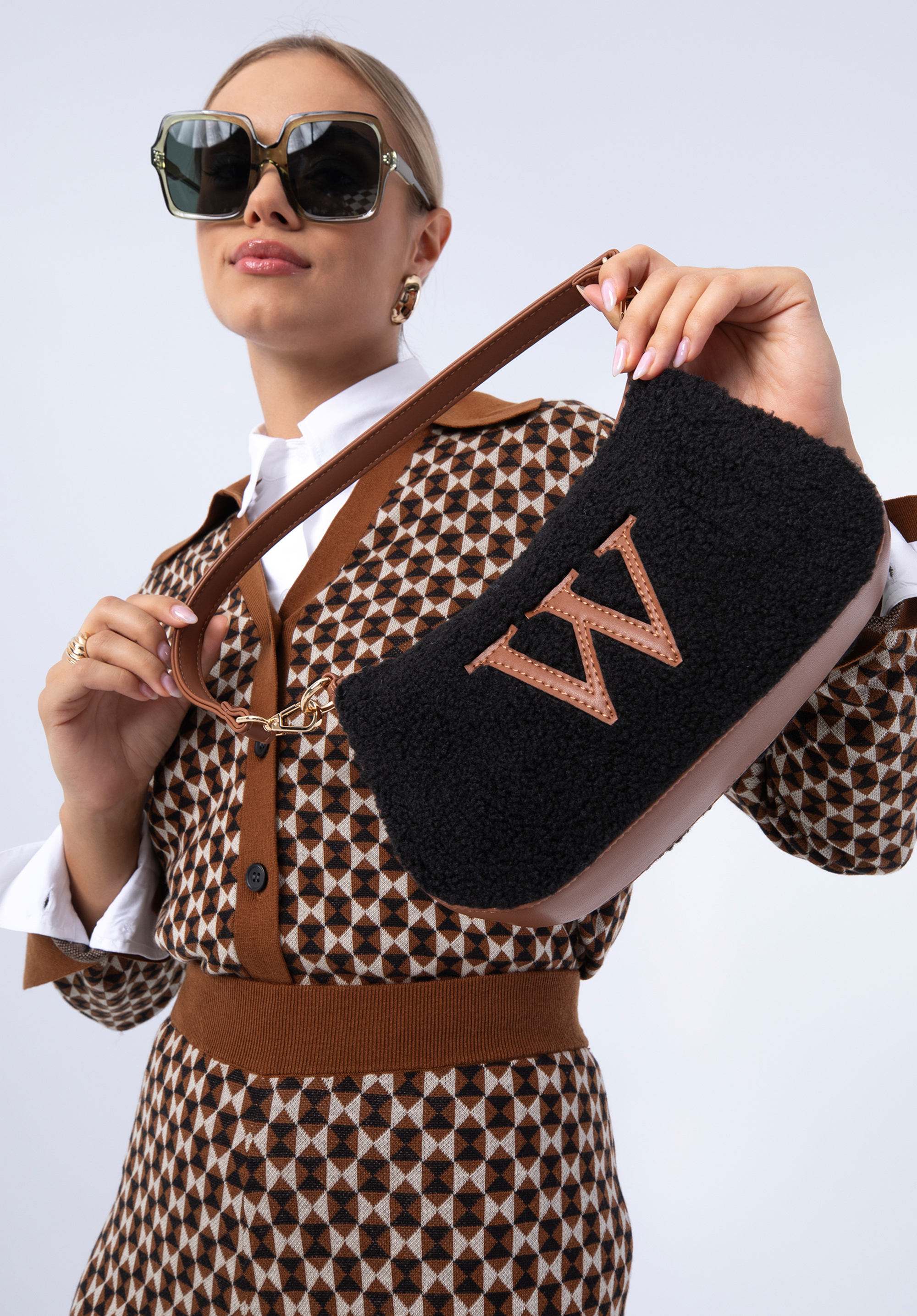 Baguette-Tasche mit Kunstfell klein, schwarz-braun, 97-4Y-502-1, Bild 1