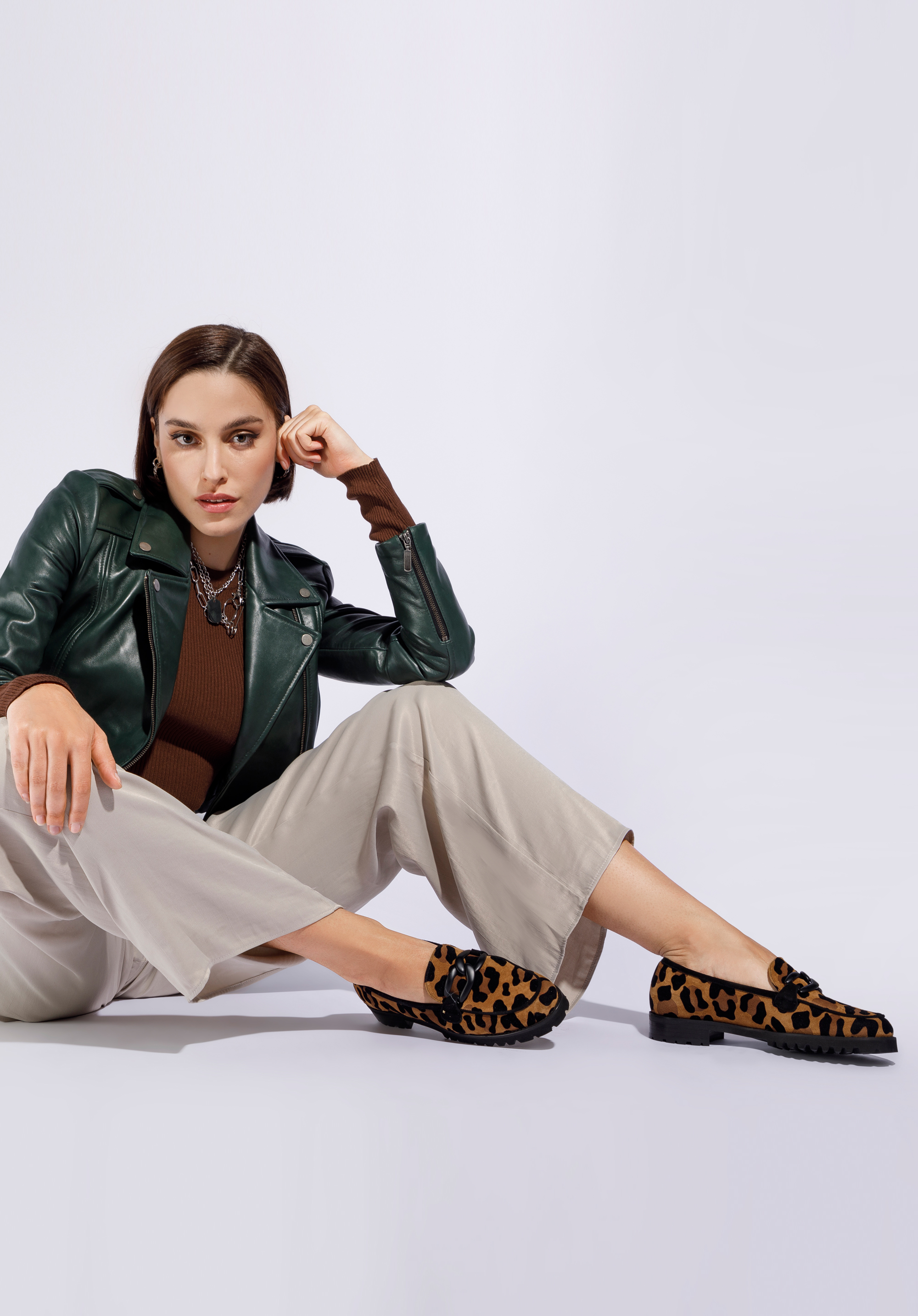 Mokassins aus Wildleder mit Leopardenmuster, schwarz-braun, 95-D-103-1-40, Bild 1