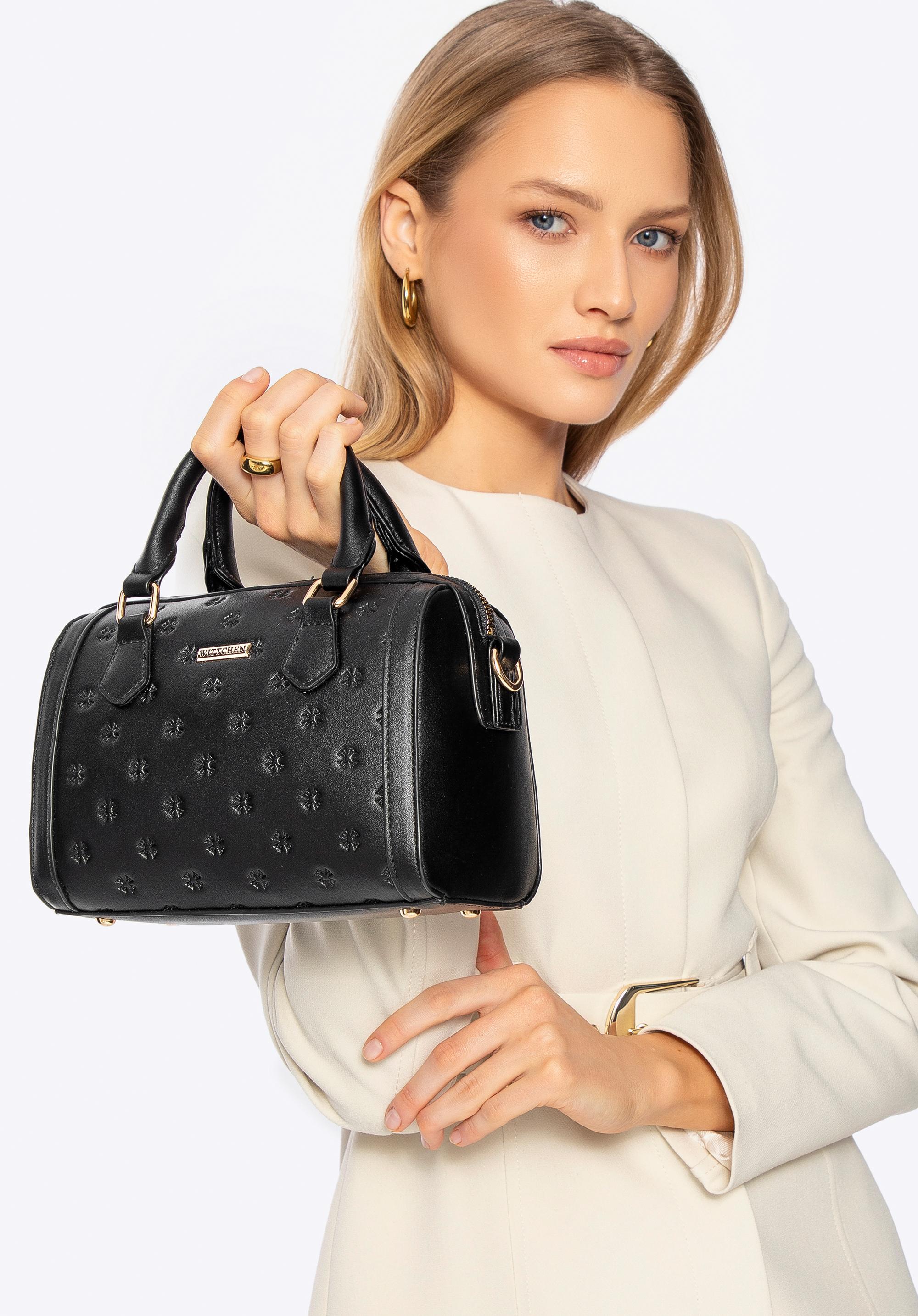Damen-Einkaufstasche aus Kunstleder mit Monogramm, schwarz, 100-4Y-224-1, Bild 1