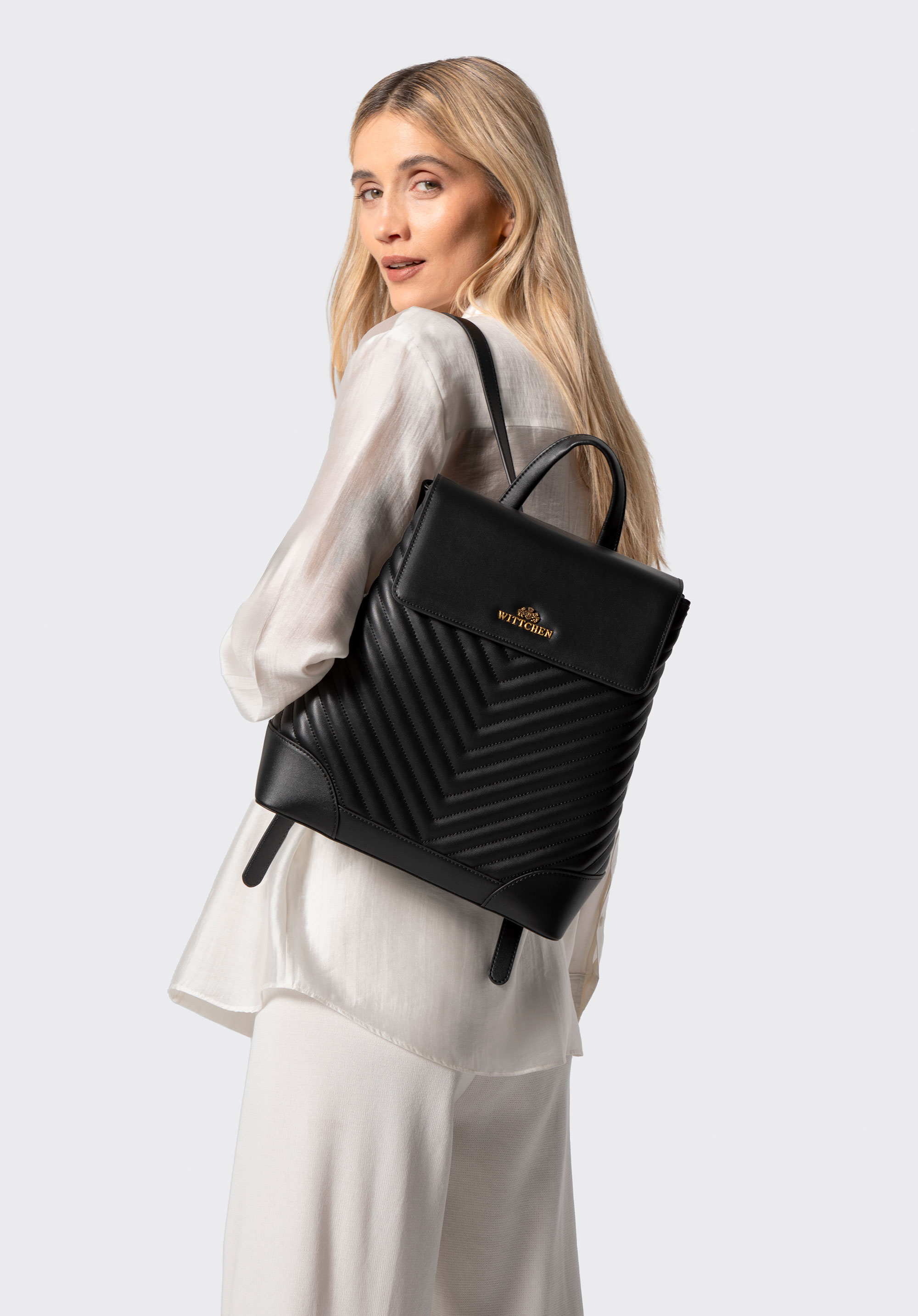 Damen-Lederrucksack mit Ziernähten, schwarz, 102-4E-206-1, Bild 1