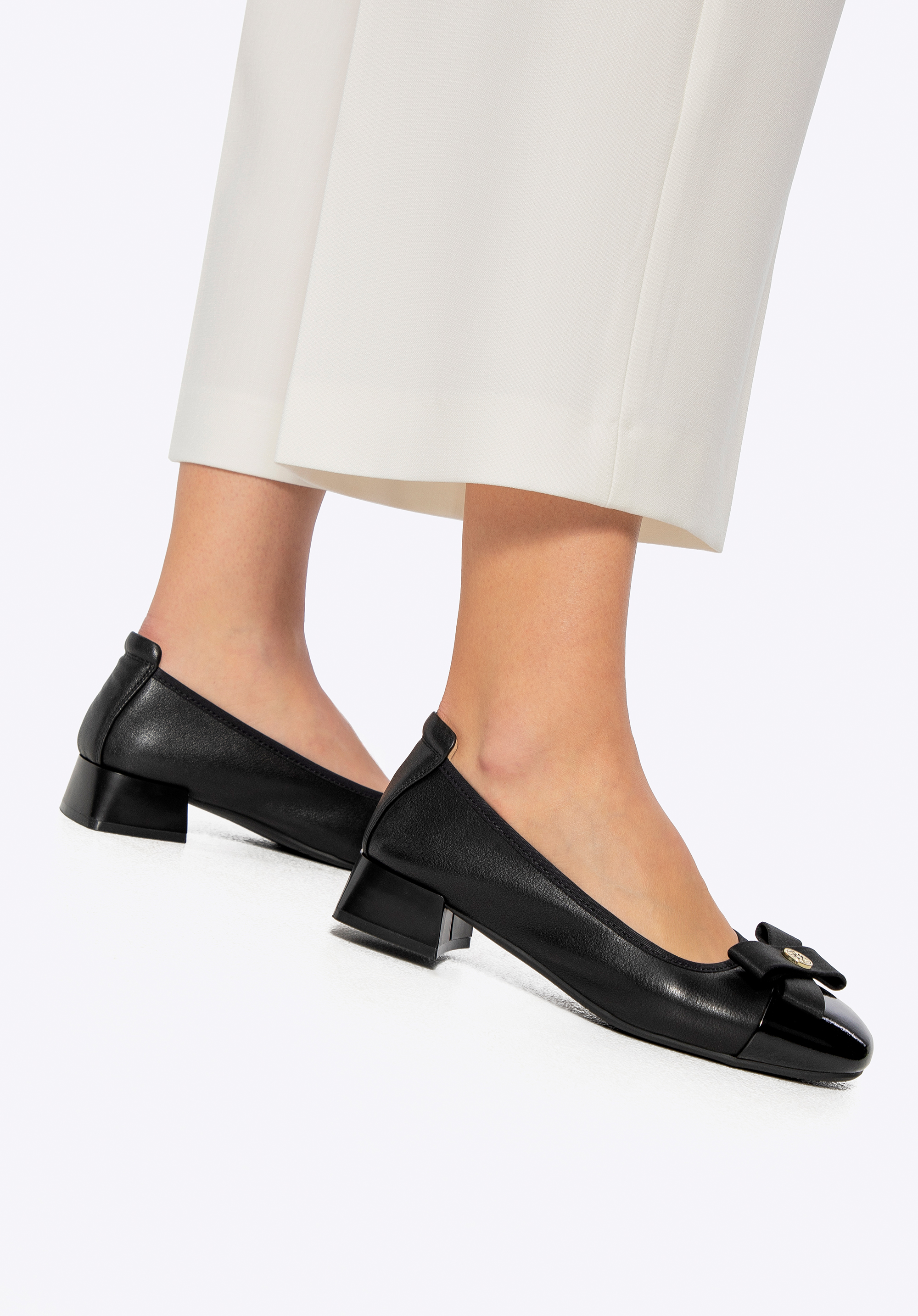 Damen-Pumps aus Leder mit niedrigem Absatz, schwarz, 100-D-956-1-35, Bild 1