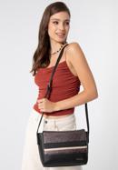 Damen-Rucksack aus Öko-Leder mit Metallic-Klappe und Streifen, schwarz, 95-4Y-403-4, Bild 15
