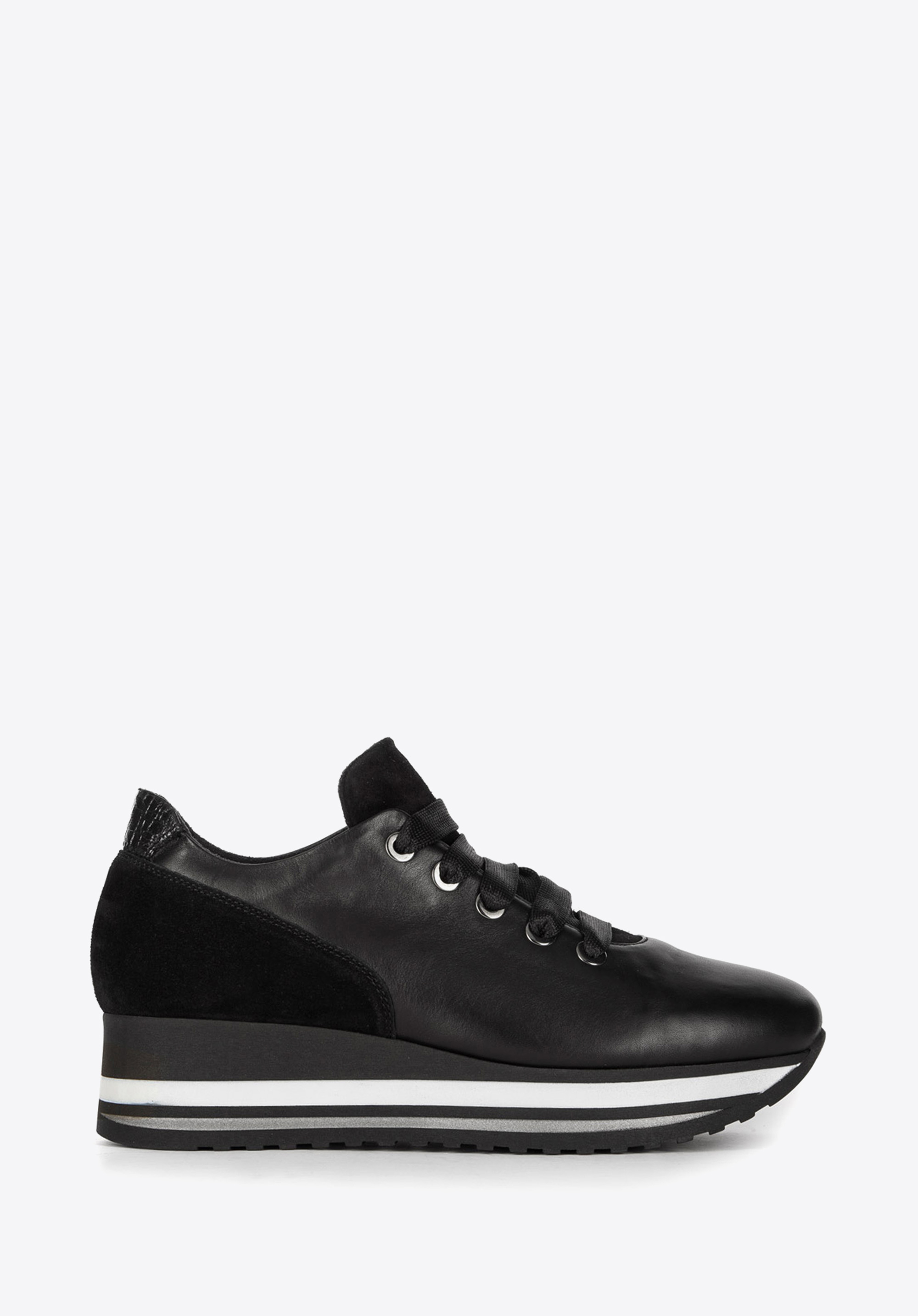 Damen-Sneaker aus drei Lederarten auf der Plattform