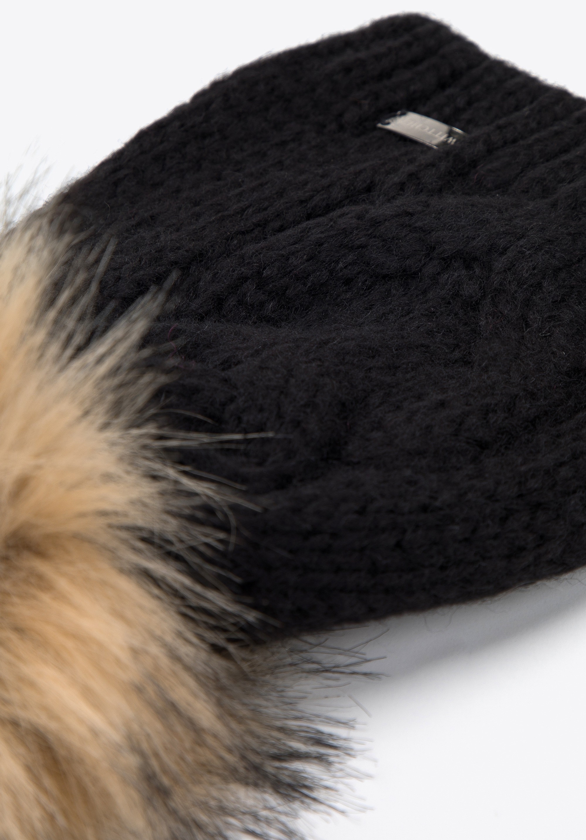 Damenmütze mit weitem Gewebe und Bommel, schwarz, 95-HF-008-1, Bild 1
