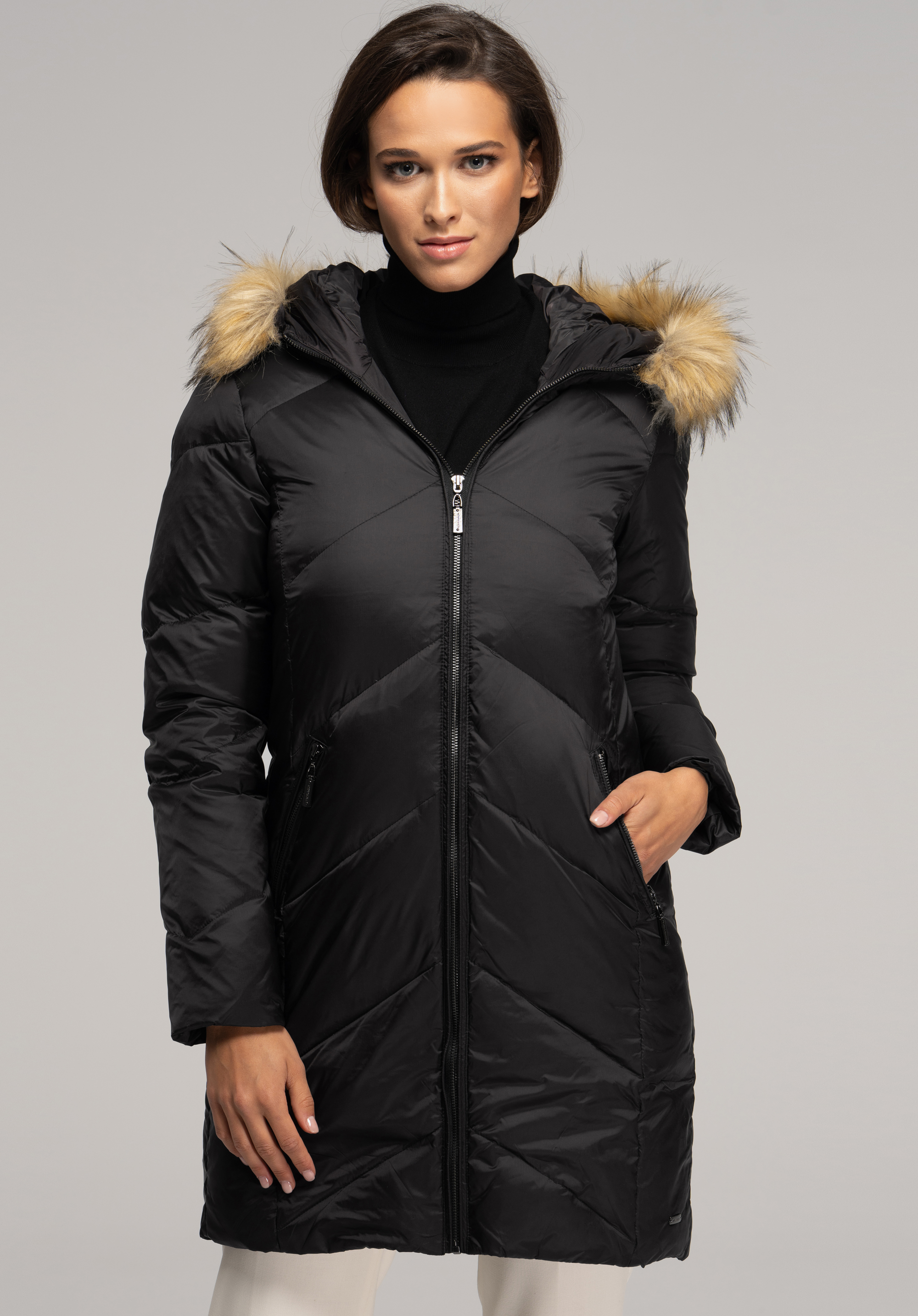DAUNENJACKE FÜR DAMEN MIT KAPUZE, schwarz, 91-9D-401-1-M, Bild 1