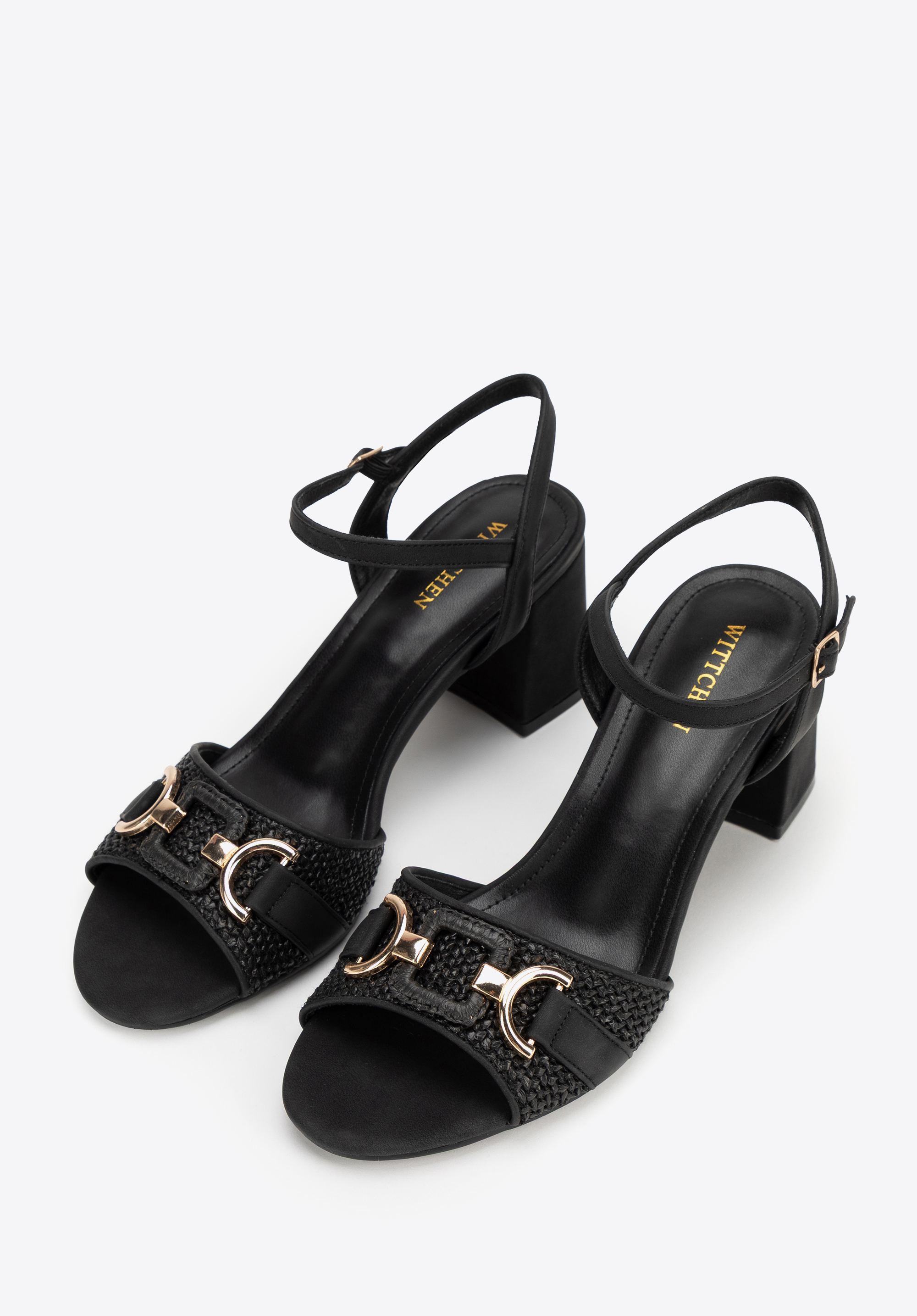 Geflochtene Sandalen mit einer dekorativen Schnalle, schwarz, 100-DP-202-1-38, Bild 1