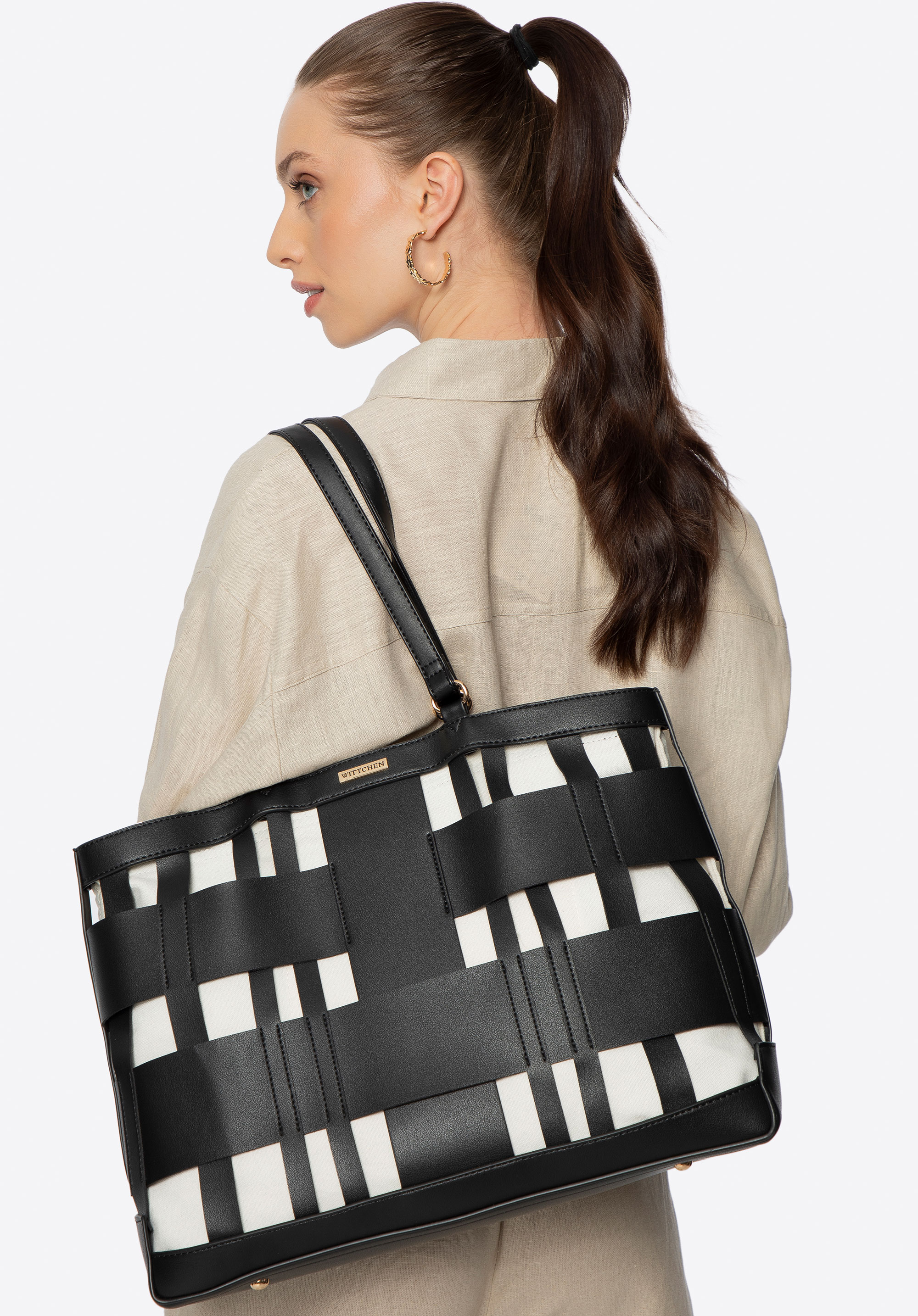 Geflochtene Shopper-Tasche aus Öko-Leder, schwarz, 100-4Y-424-1, Bild 1