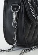 Gesteppte Damenhandtasche mit Kette an der Klappe, schwarz, 93-4Y-215-2, Bild 4
