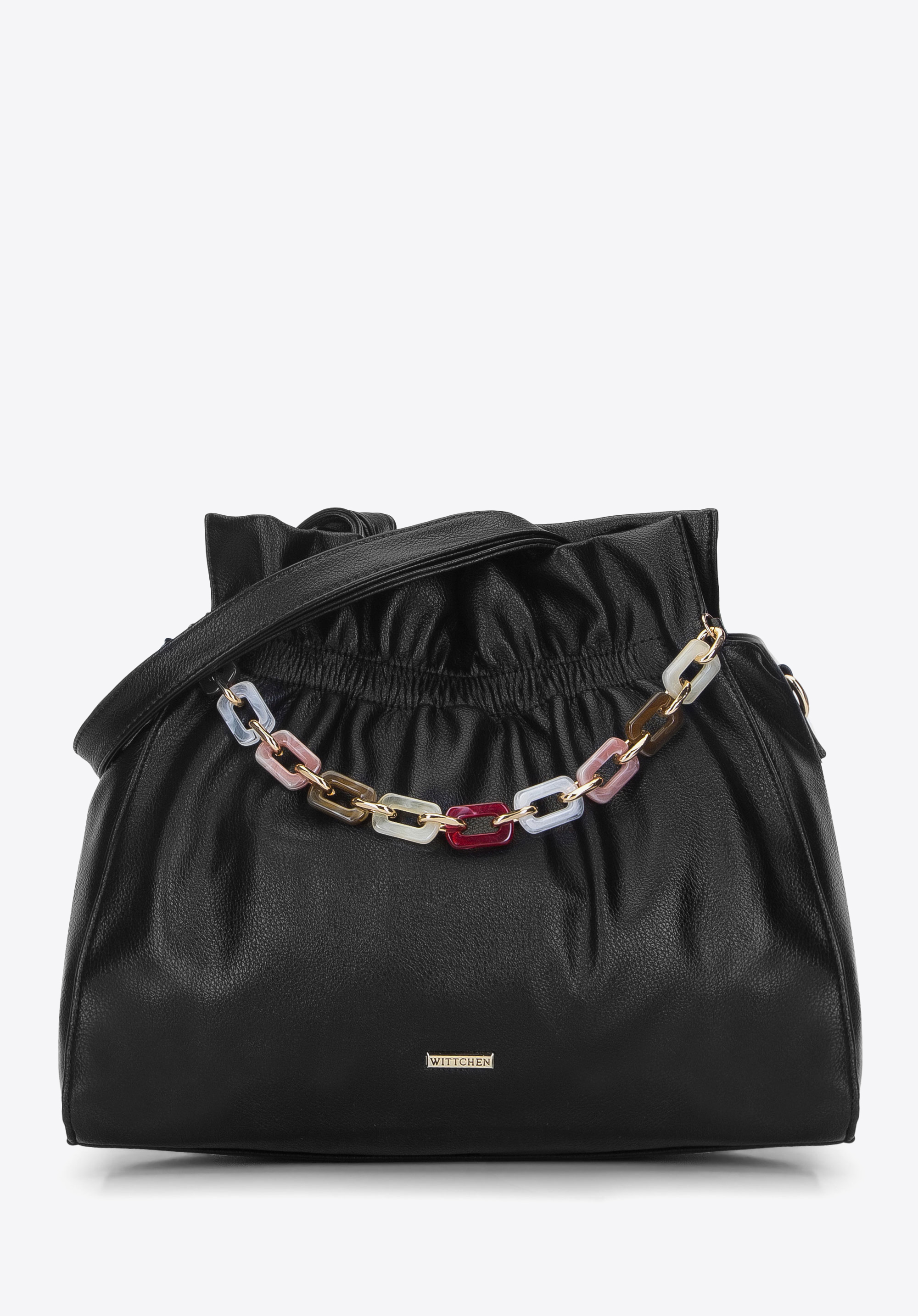 Große Beuteltasche mit bunter Kette