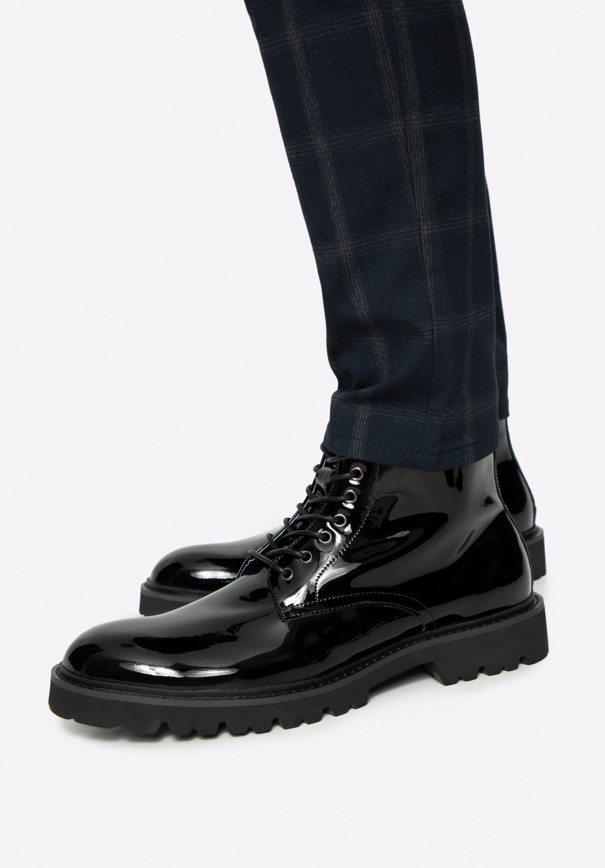 Herren Clogs aus Lackleder, schwarz, 99-M-703-1-39, Bild 1
