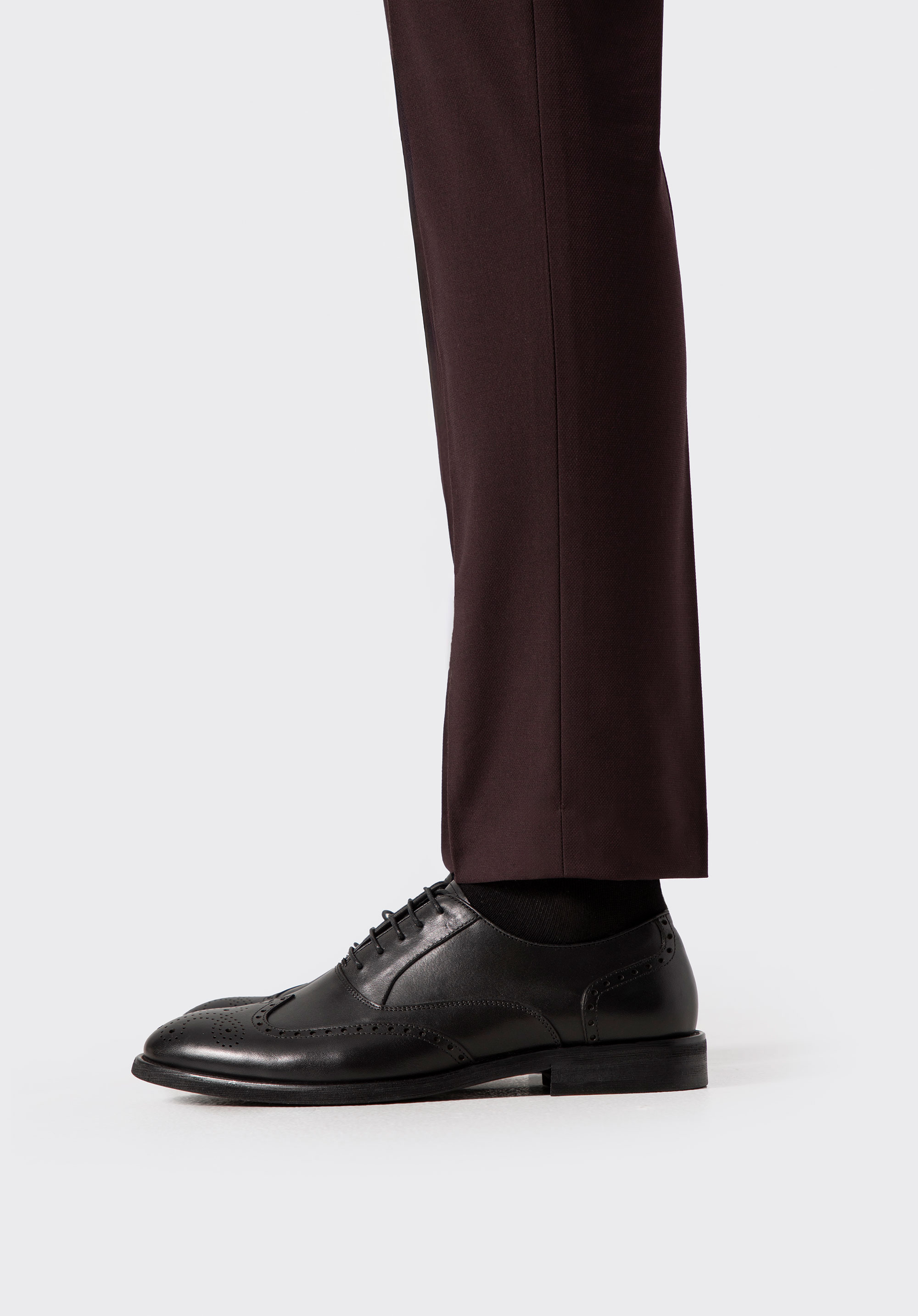 Herren-Oxfords aus Leder mit Perforationen, schwarz, 100-M-511-1-41, Bild 1