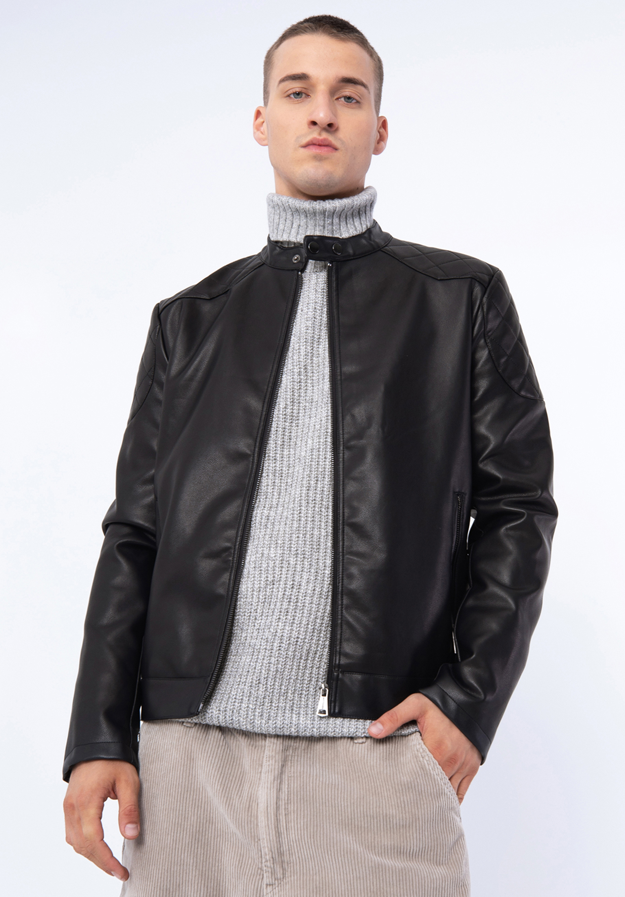 Herrenjacke aus Öko-Leder mit Steppung an den Schultern, schwarz, 97-9P-155-1-M, Bild 1