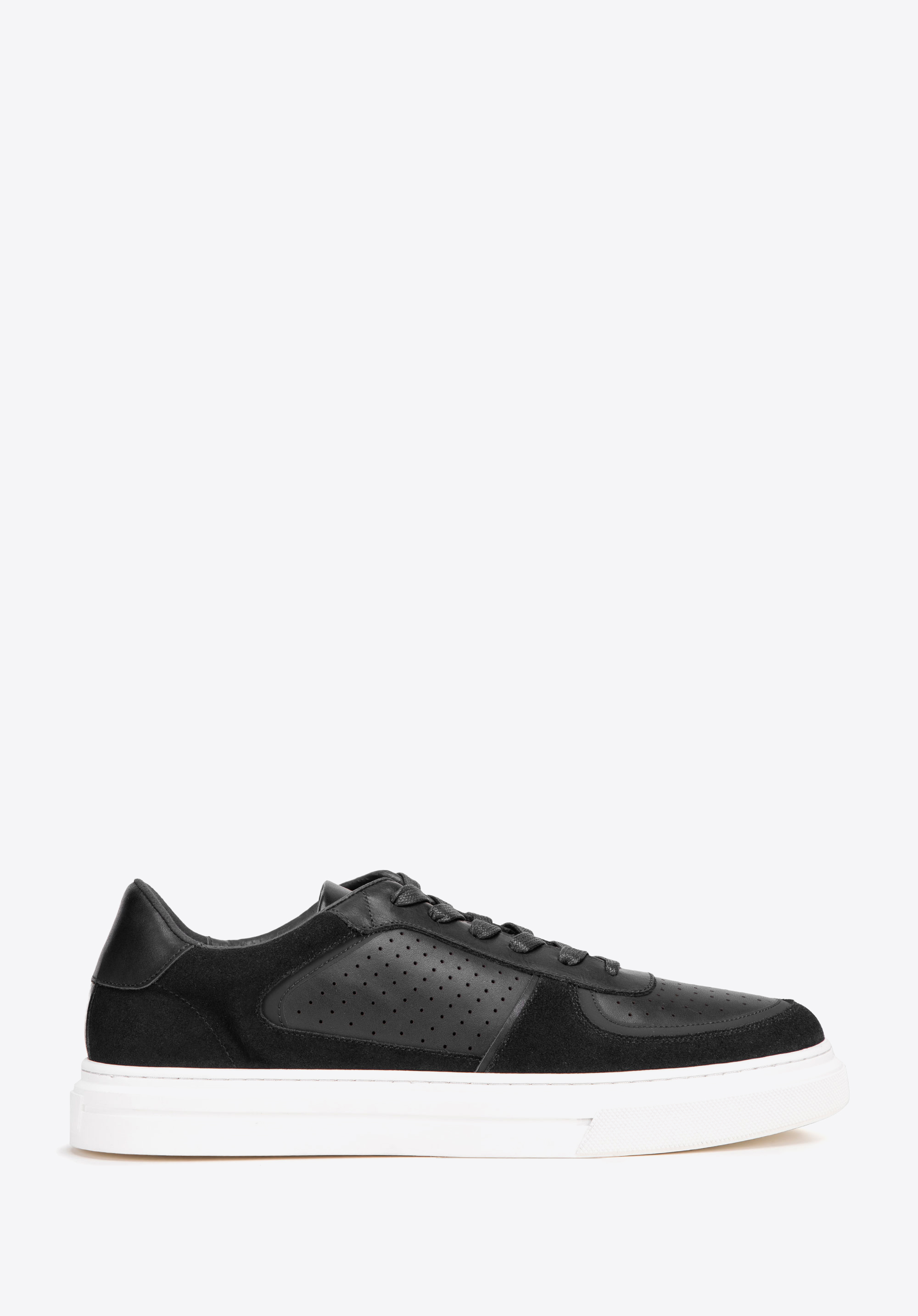 Herren-Sneaker aus Leder mit perforierten Details, schwarz, 99-M-711-1-43, Bild 1