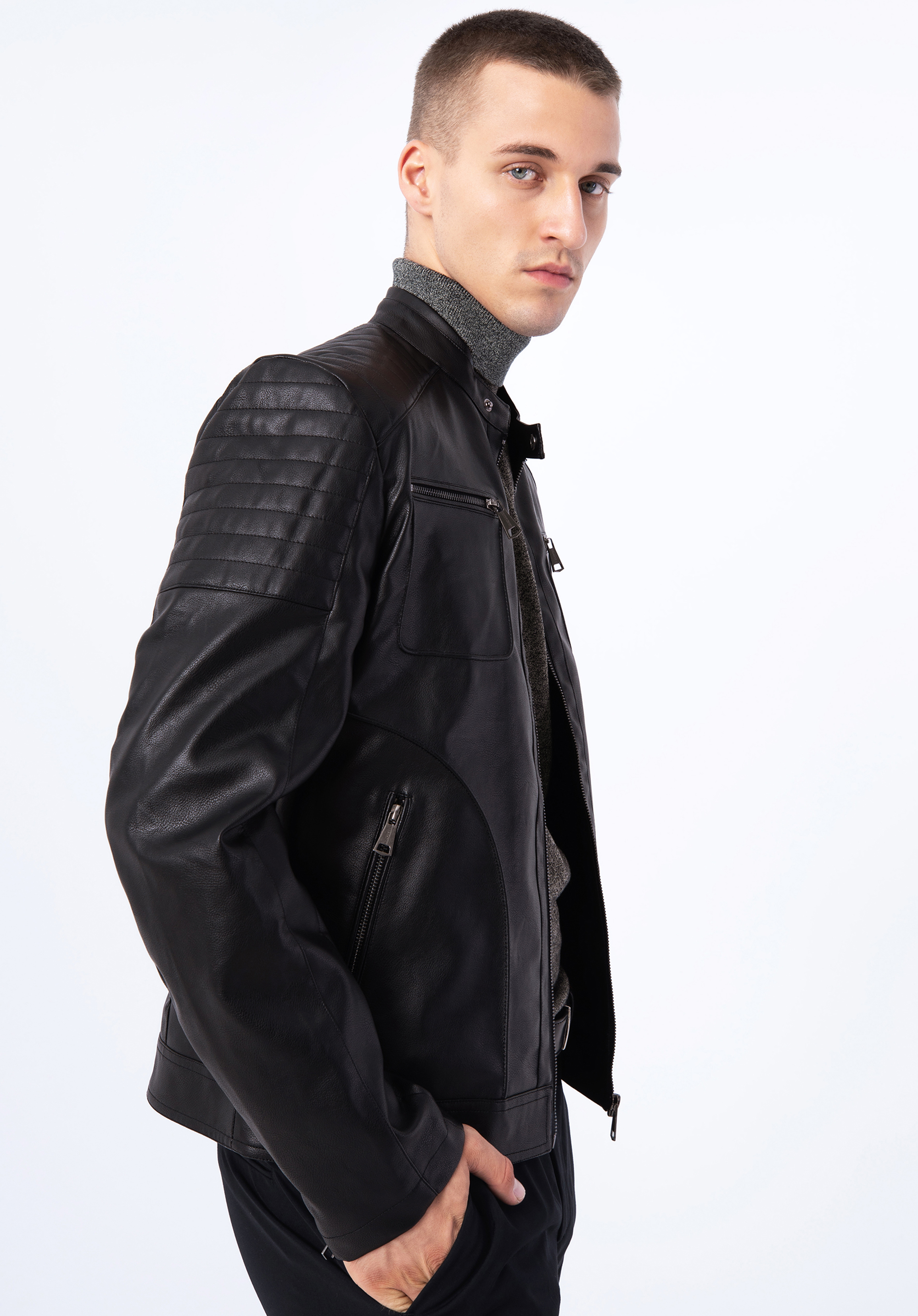 Herrenjacke aus Öko-Leder mit gesäumten Taschen, schwarz, 97-9P-150-1-S, Bild 1