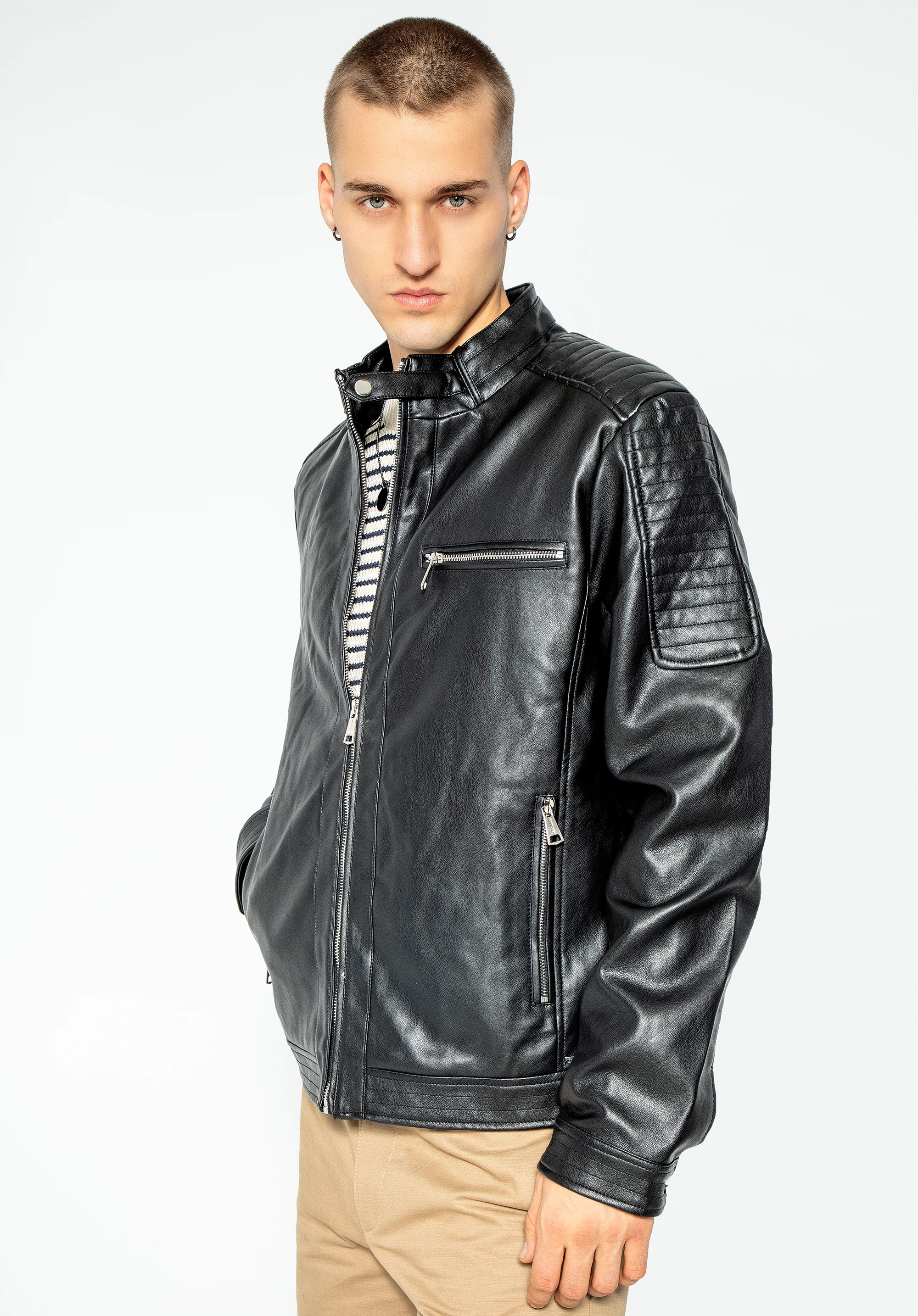 Herrenjacke aus Öko-Leder mit dekorativem Stehkragen, schwarz, 96-9P-151-1-XL, Bild 1