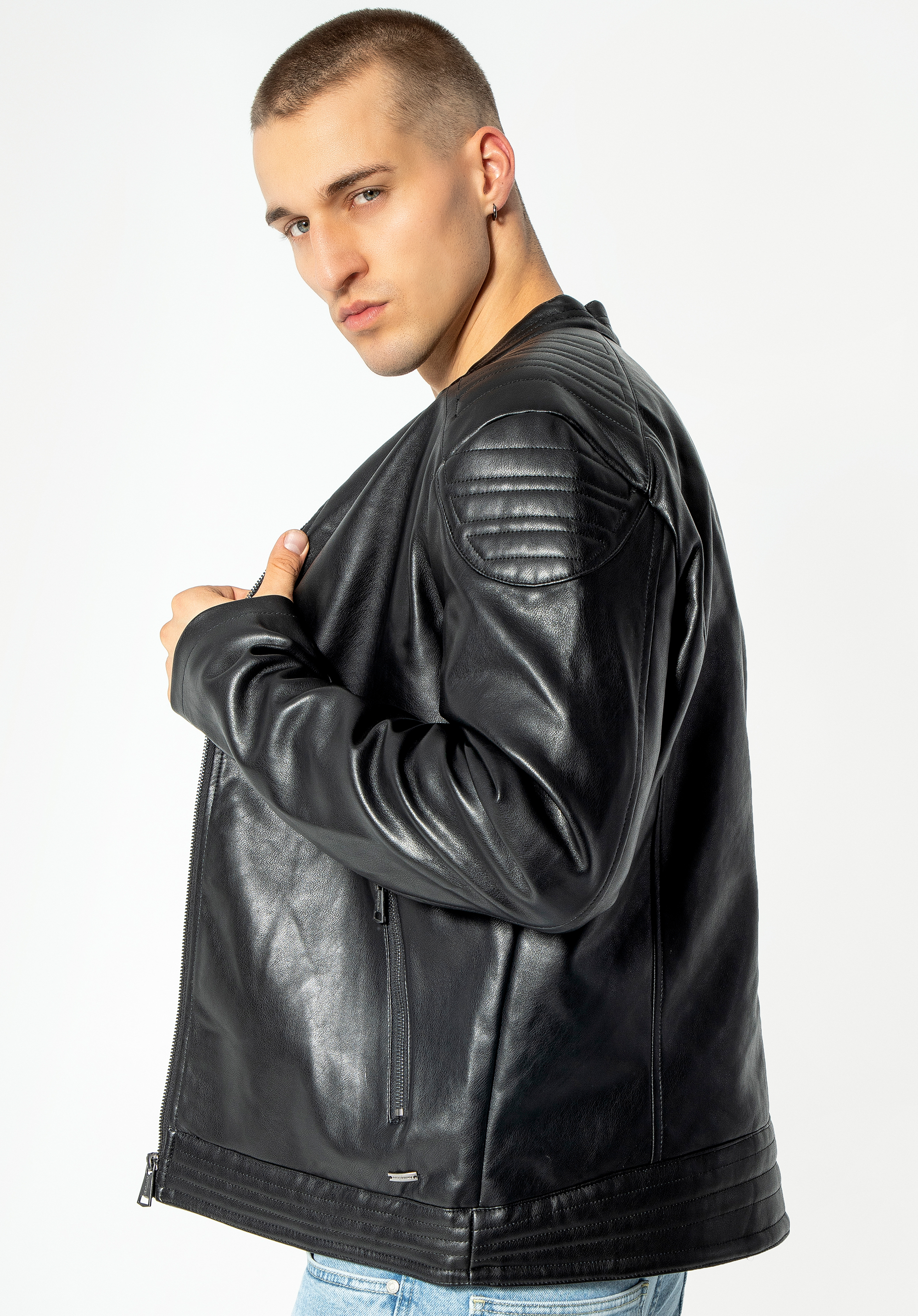 Herrenjacke aus Öko-Leder mit gesteppten Schultern, schwarz, 95-9P-152-1-XL, Bild 1