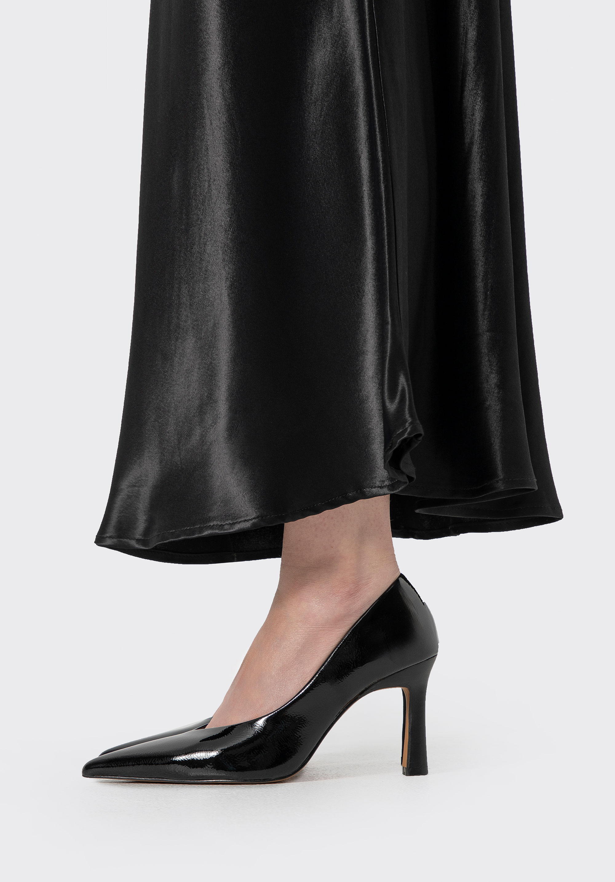 Lackleder-Pumps mit spitzer Zehenpartie, schwarz, 102-D-357-1-37, Bild 1