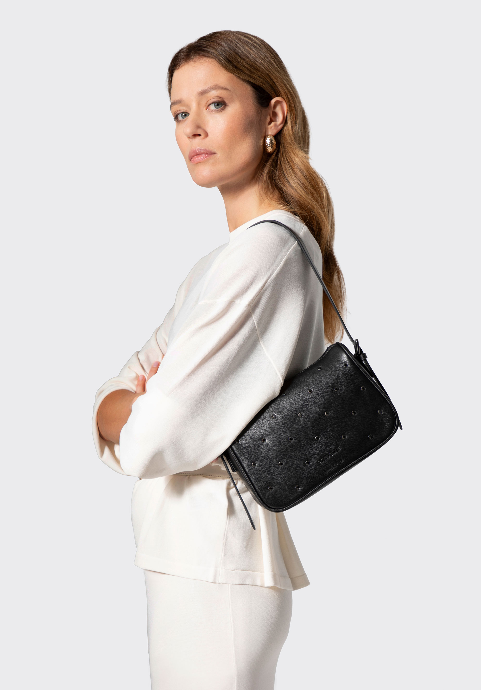 Leder-Umhängetasche mit Zierkristallen, schwarz, 102-4E-619-1, Bild 1