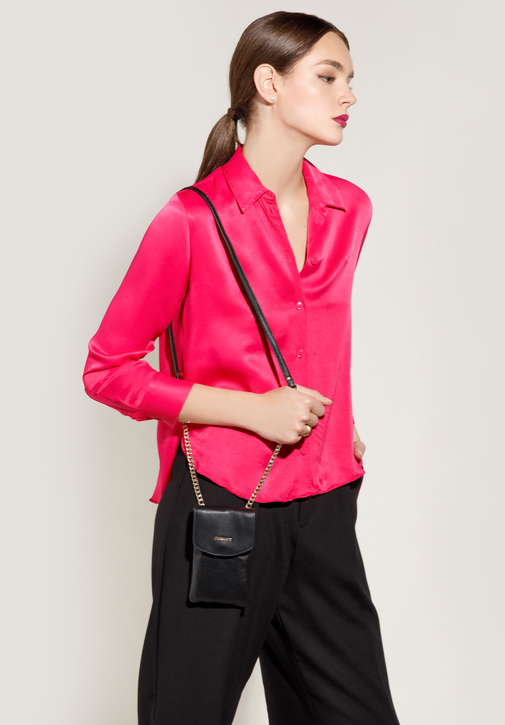 Mini-Tasche aus Leder mit  Kette