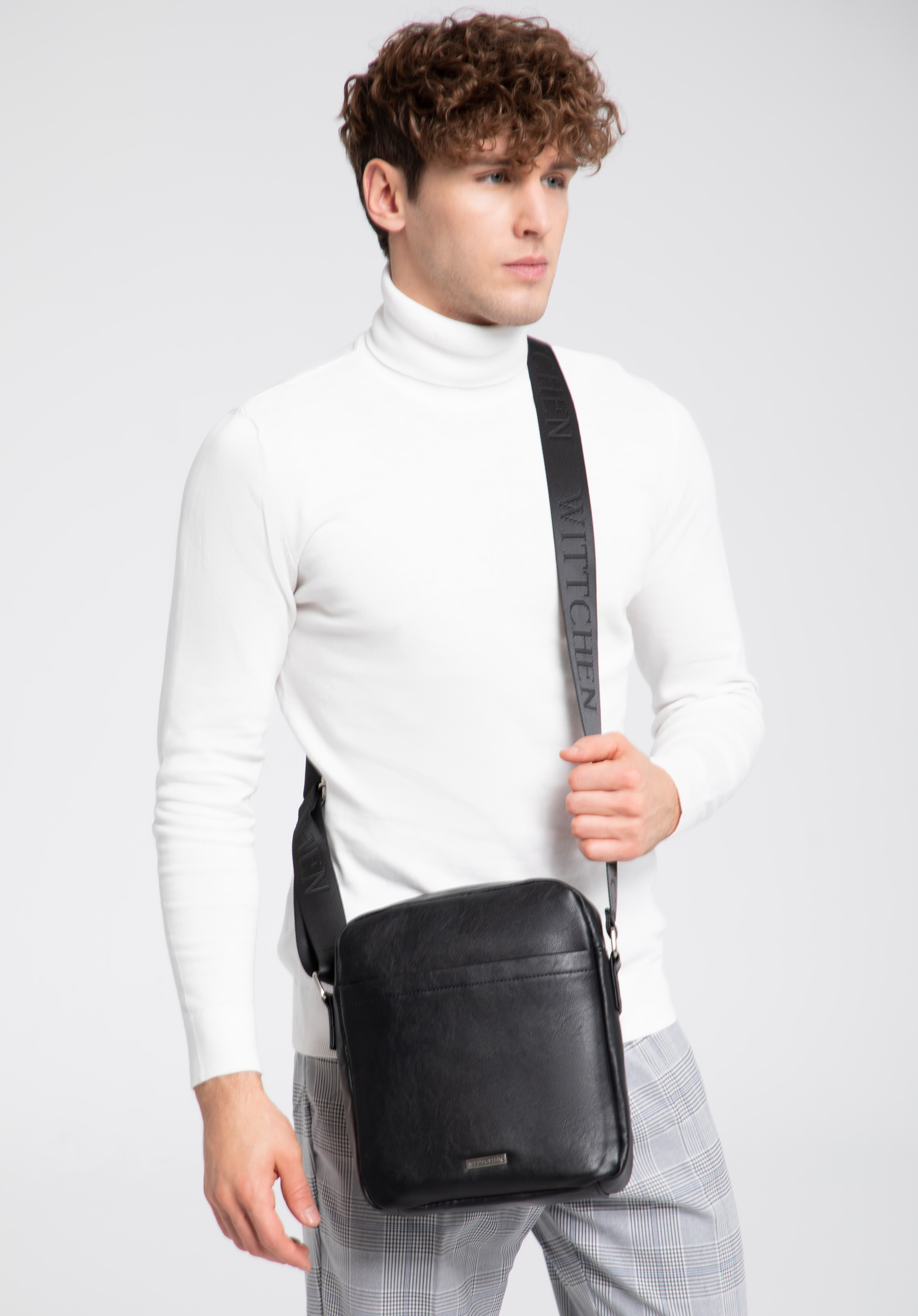 MITTELGROSSE HERRENTASCHE MIT FRONTTASCHE