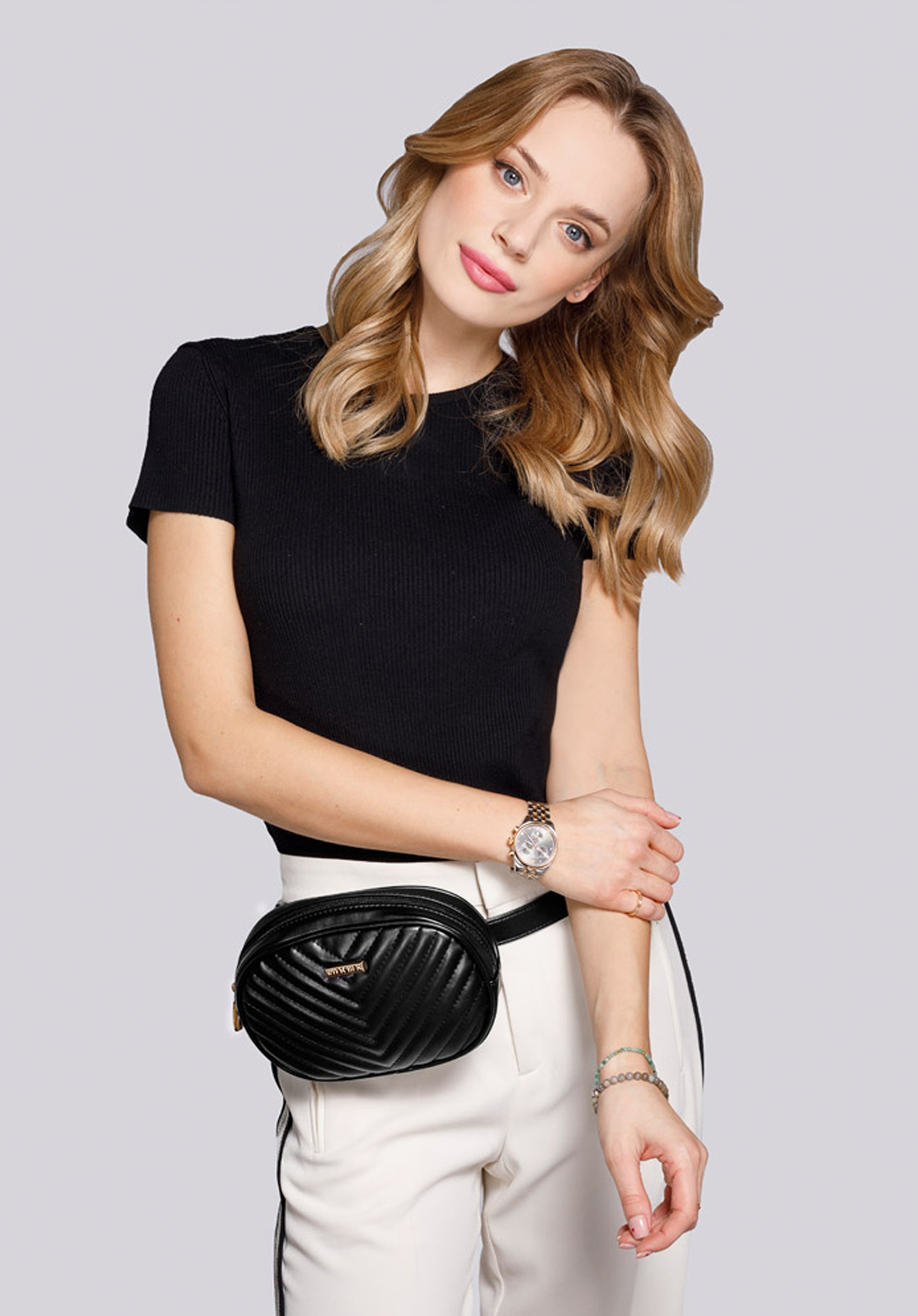 OVALE GÜRTELTASCHE MIT STEPPUNG, schwarz, 92-4Y-574-1, Bild 1