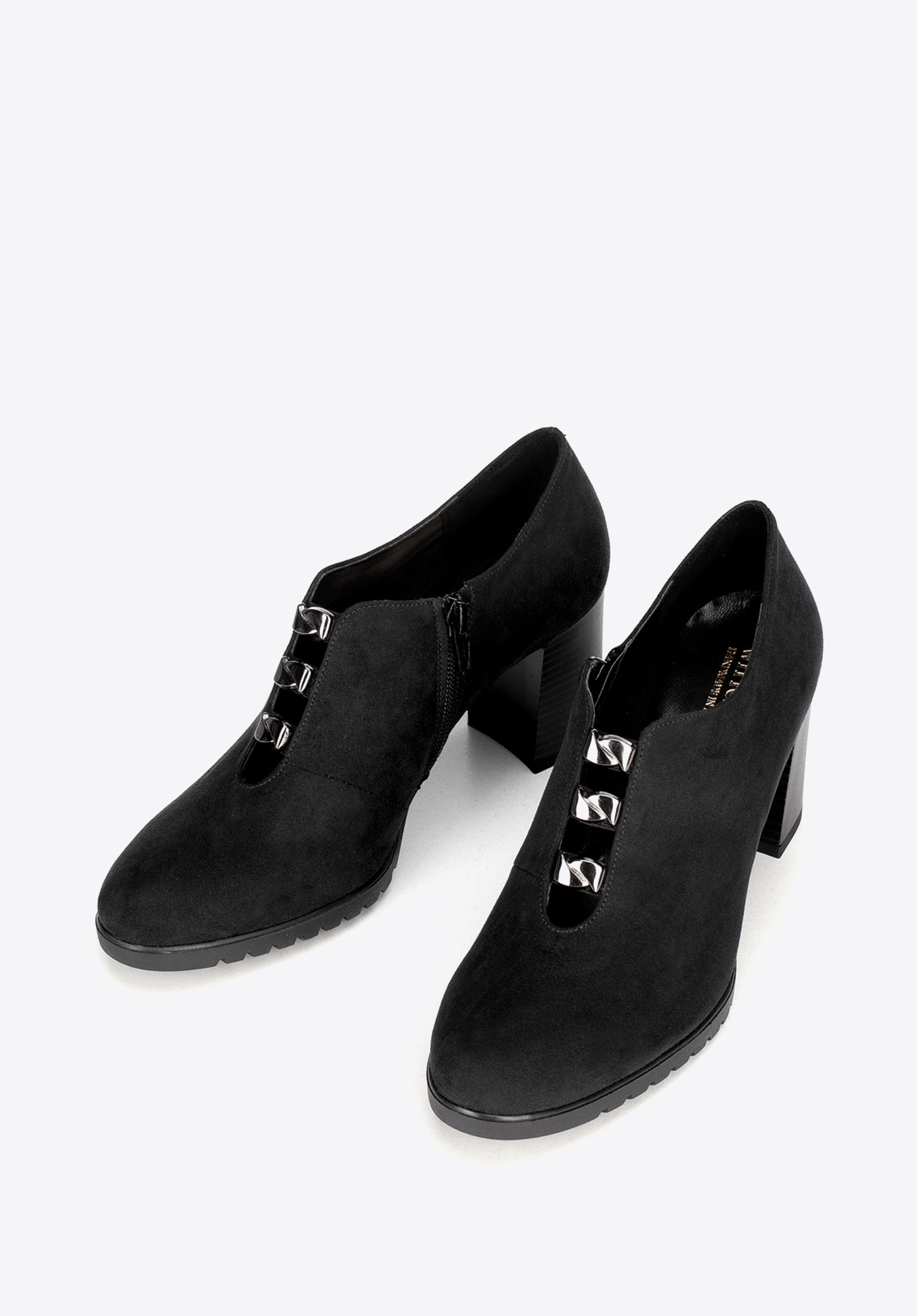 PUMPS MIT BLOCKABSATZ