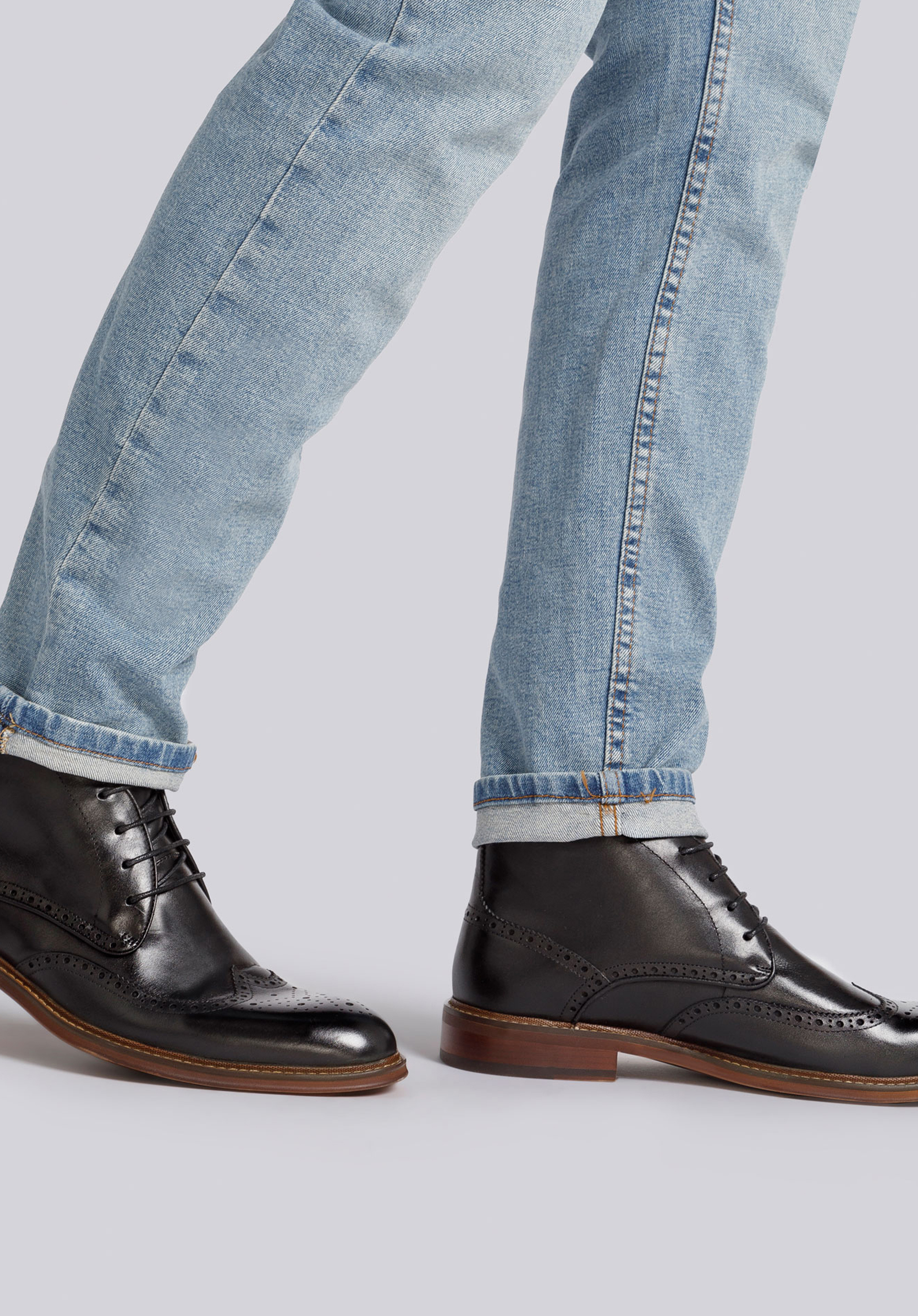 Schnürschuhe aus Leder mit Kontrastnähten, schwarz, 93-M-511-1-39, Bild 1