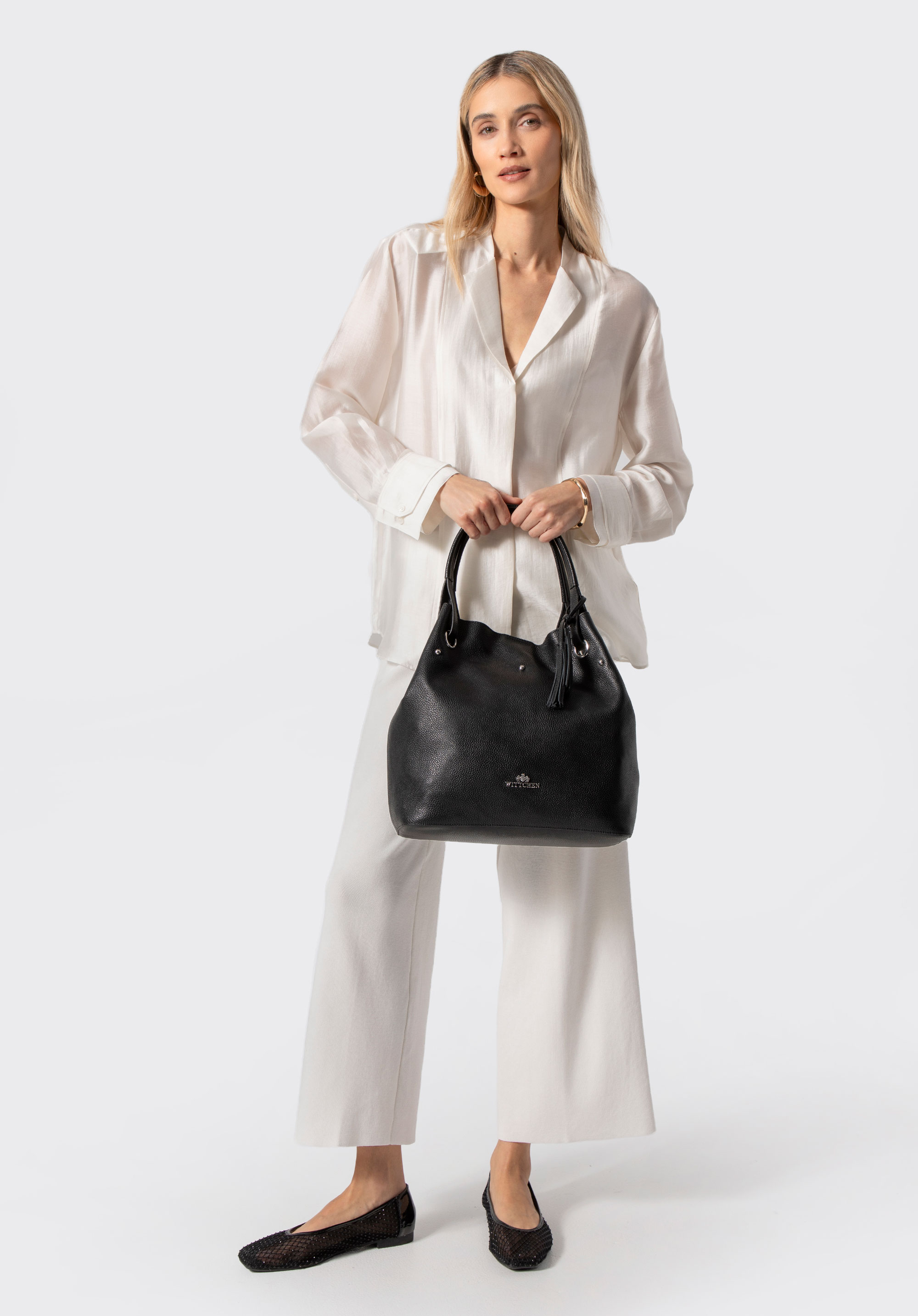 Große Hobo-Tasche aus Leder für Damen, schwarz-silber, 100-4E-633-1S, Bild 1