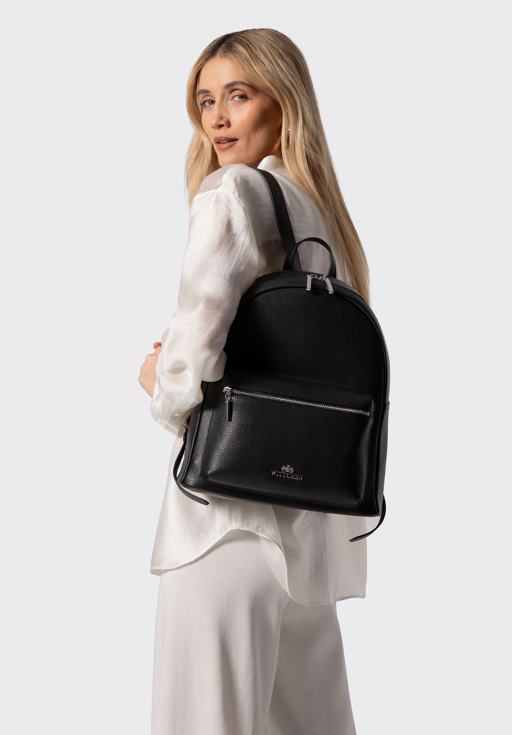 Großer Damenrucksack aus genarbtem Naturleder, schwarz-silber, 102-4E-621-1S, Bild 1