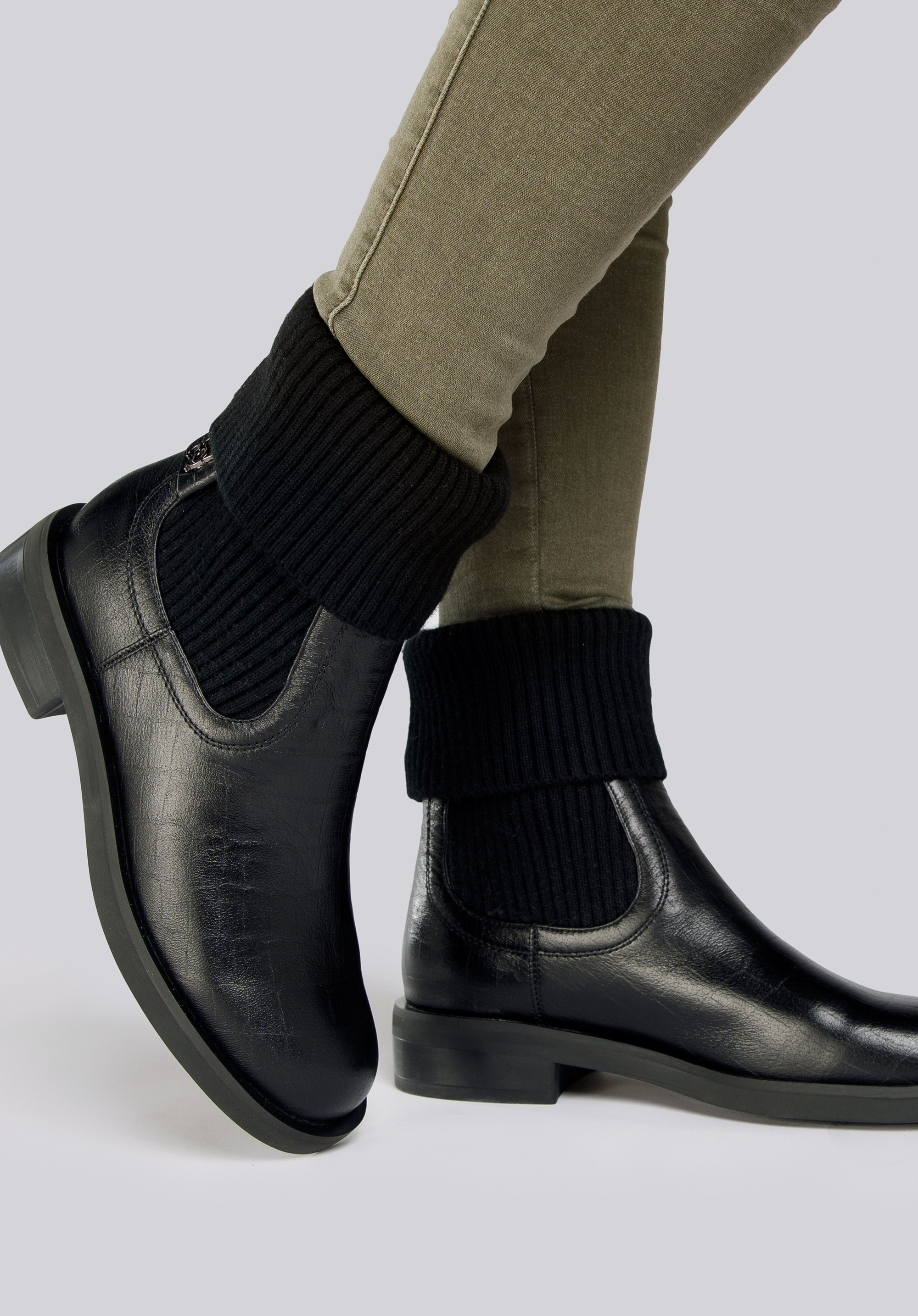 Stiefelette aus Krokoleder mit Strickbündchen, schwarz, 93-D-505-1-38, Bild 1