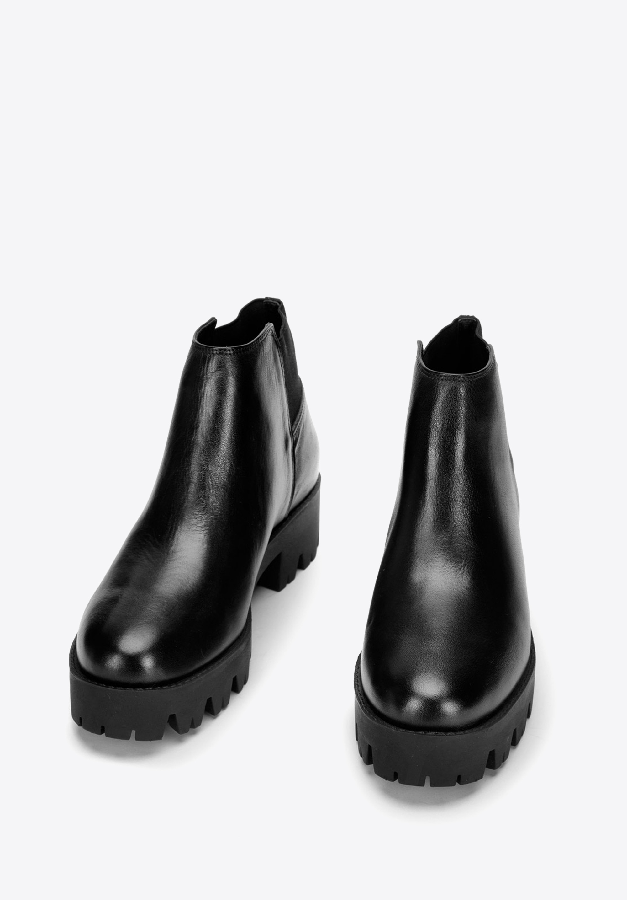 Stiefeletten aus Lackleder mit dicker Sohle, schwarz, 93-D-754-1-36, Bild 1