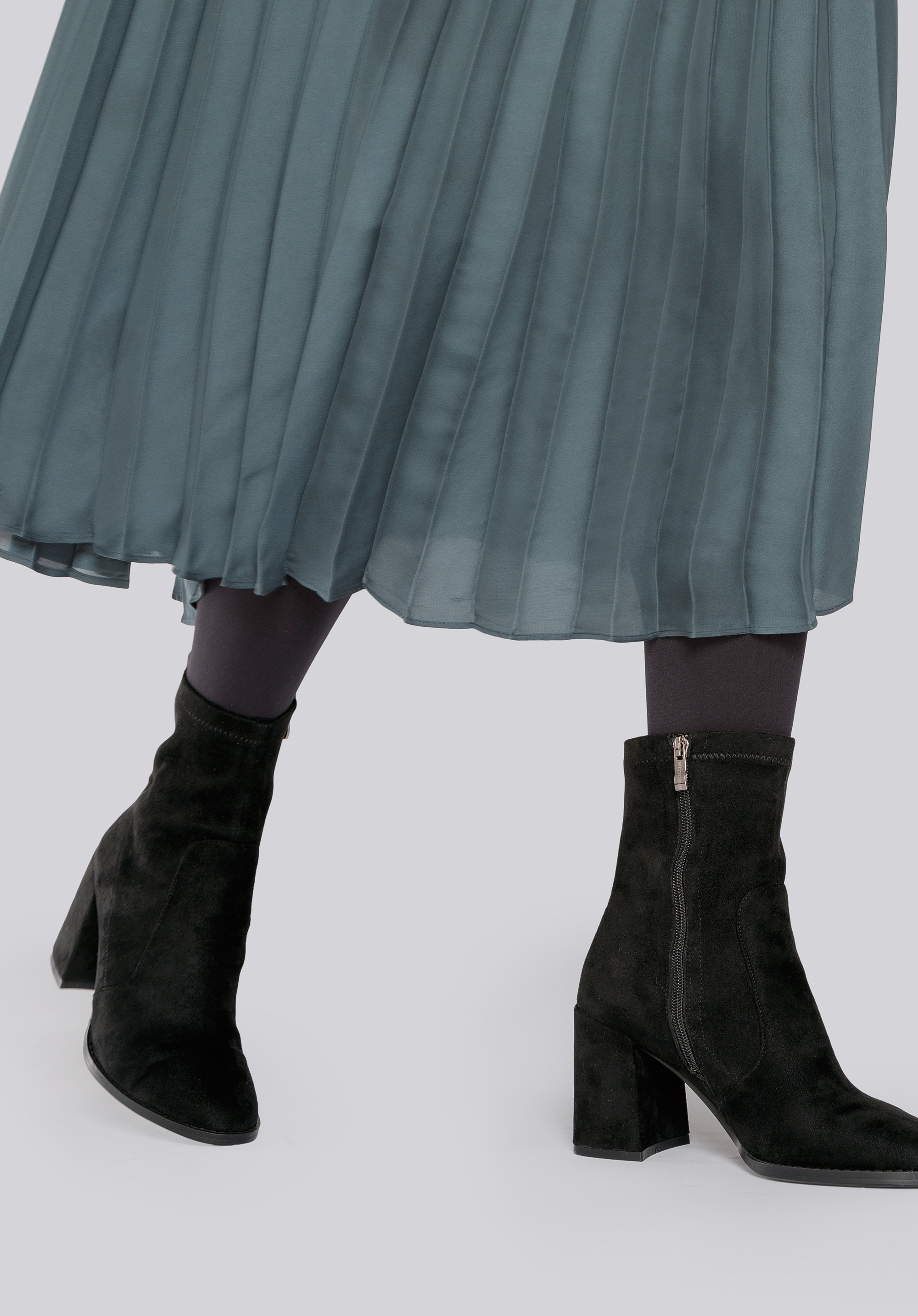 Stiefeletten aus Öko-Wildleder mit flexiblem Schaft, schwarz, 93-D-968-1-35, Bild 1