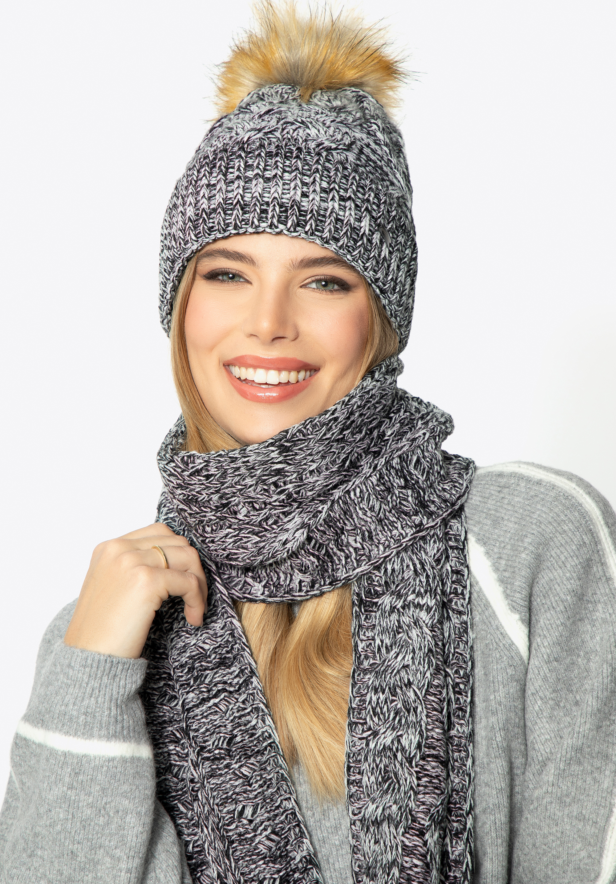 Damen-Winterset mit Zopfmuster