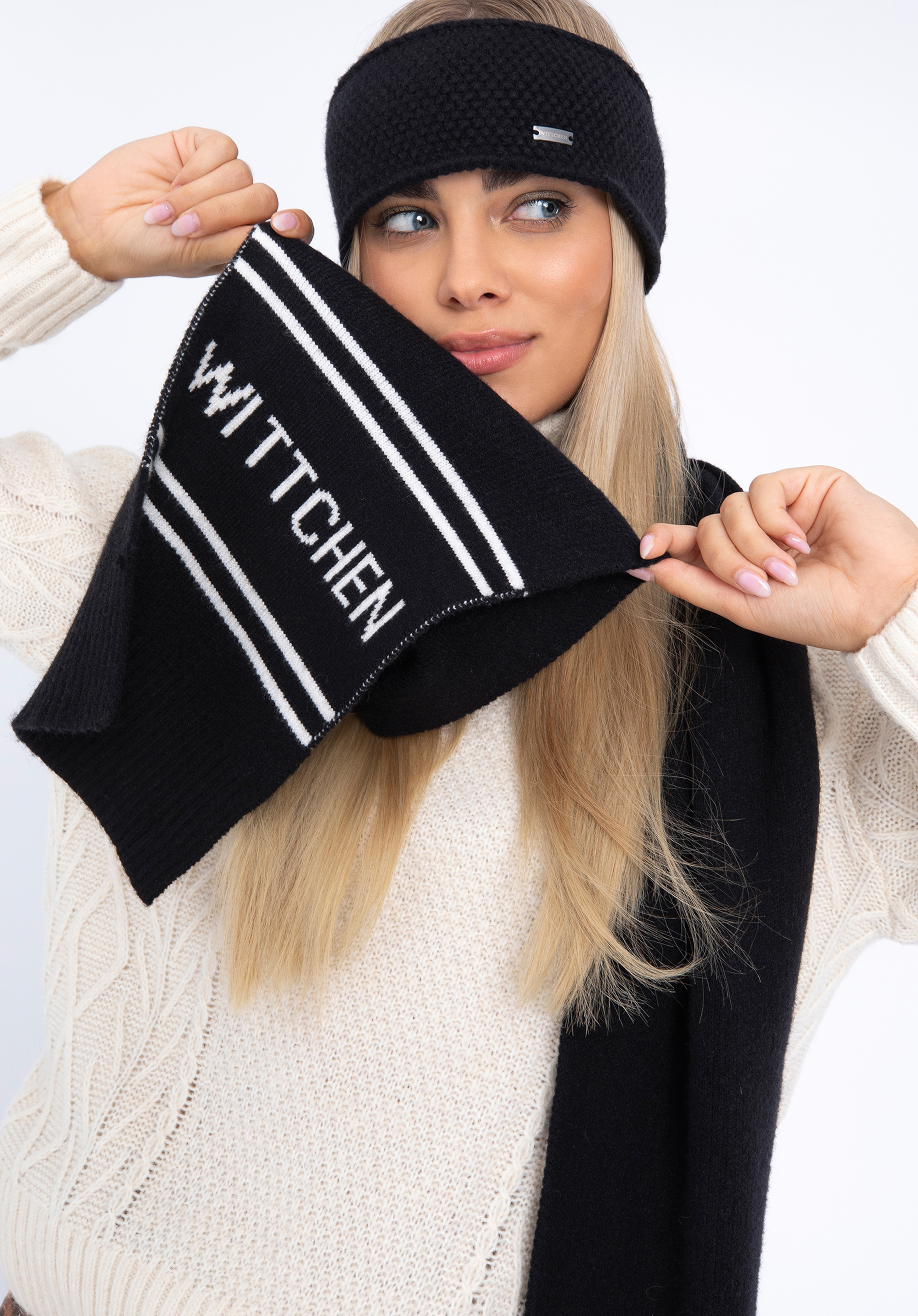 Damenschal mit der Beschriftiung, schwarz-weiß, 97-7F-004-1, Bild 1