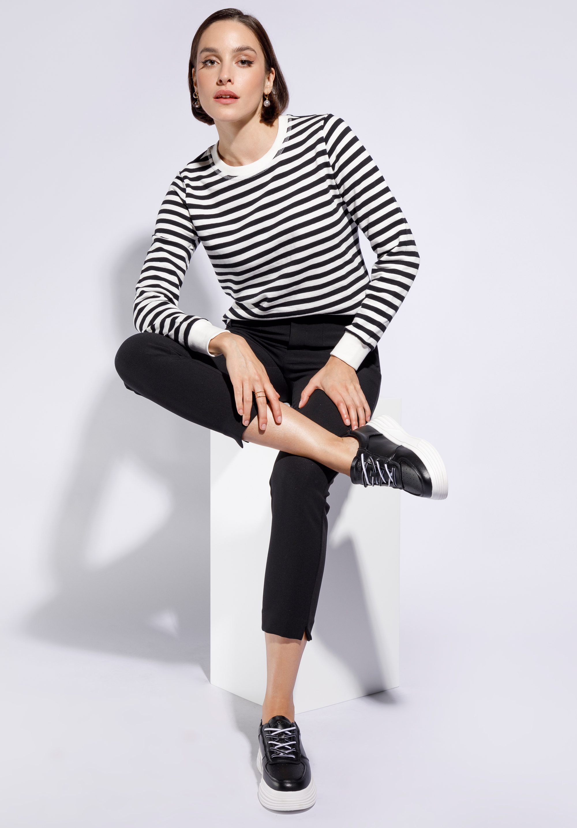 Plateau- Sneakers für Damen aus Leder, schwarz-weiß, 95-D-951-1-40, Bild 1