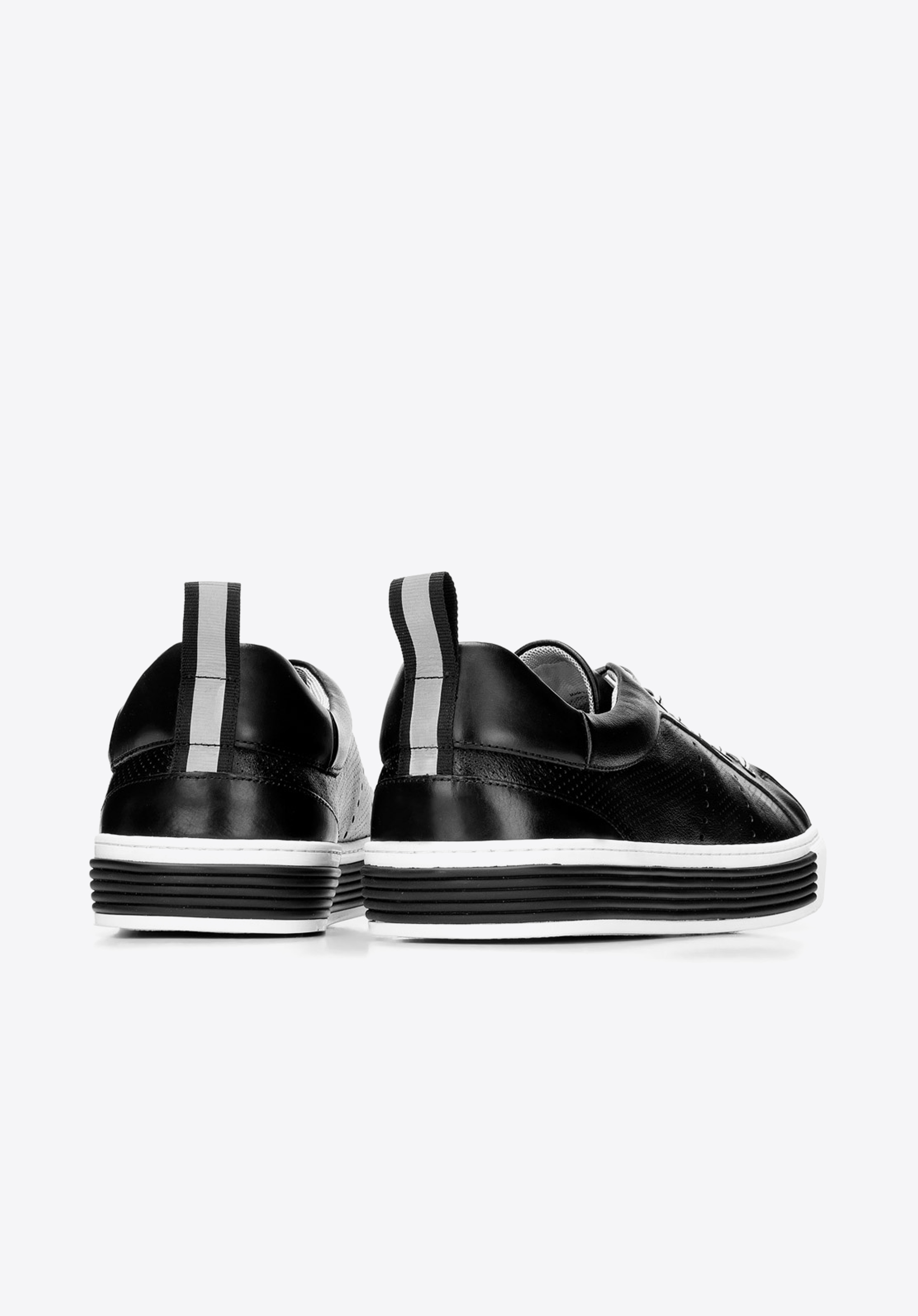 TURNSCHUHE