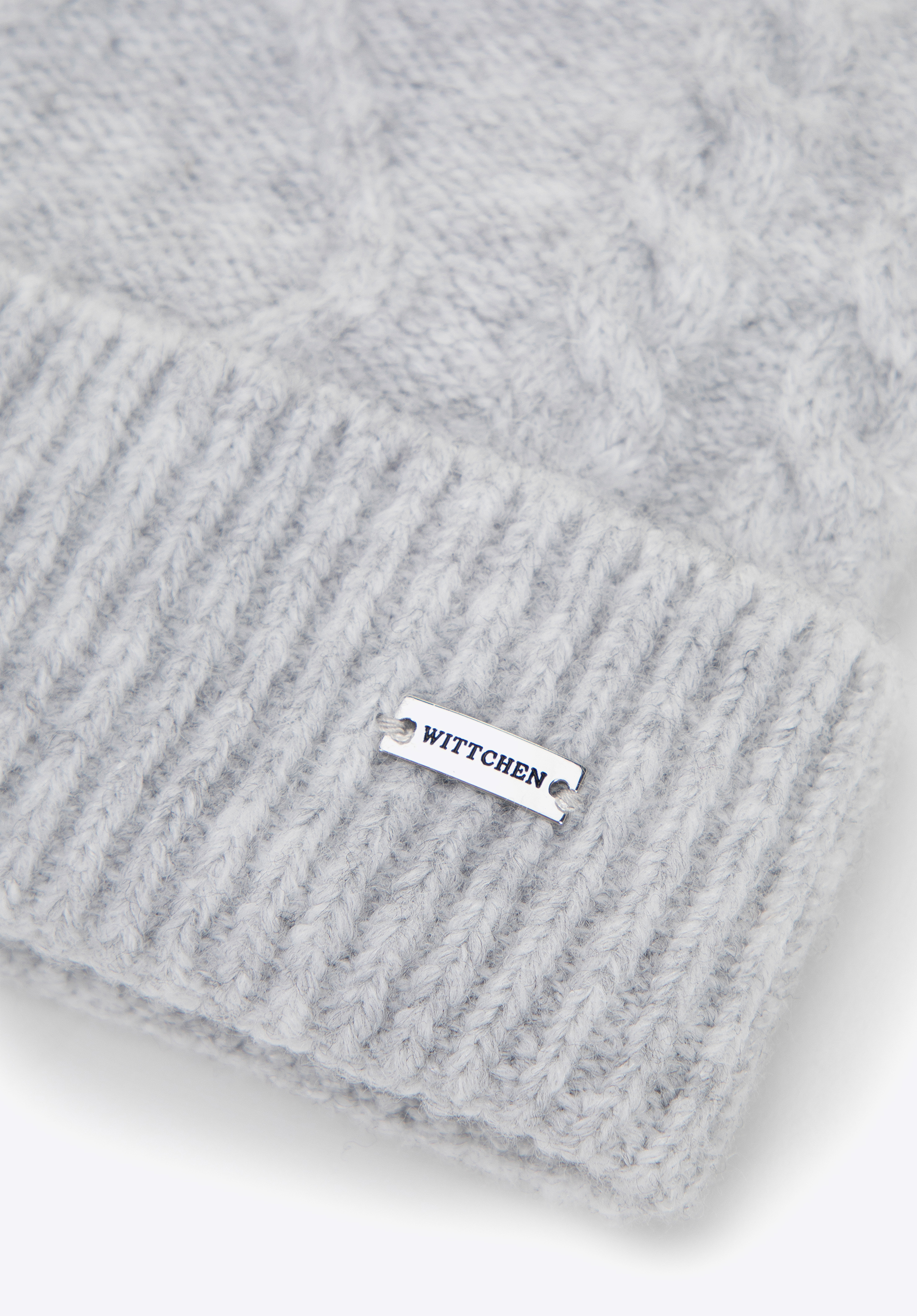 Dámská zimní čepice s bambulkami a mašlí, šedá, 101-HF-207-8, Obrázek 1