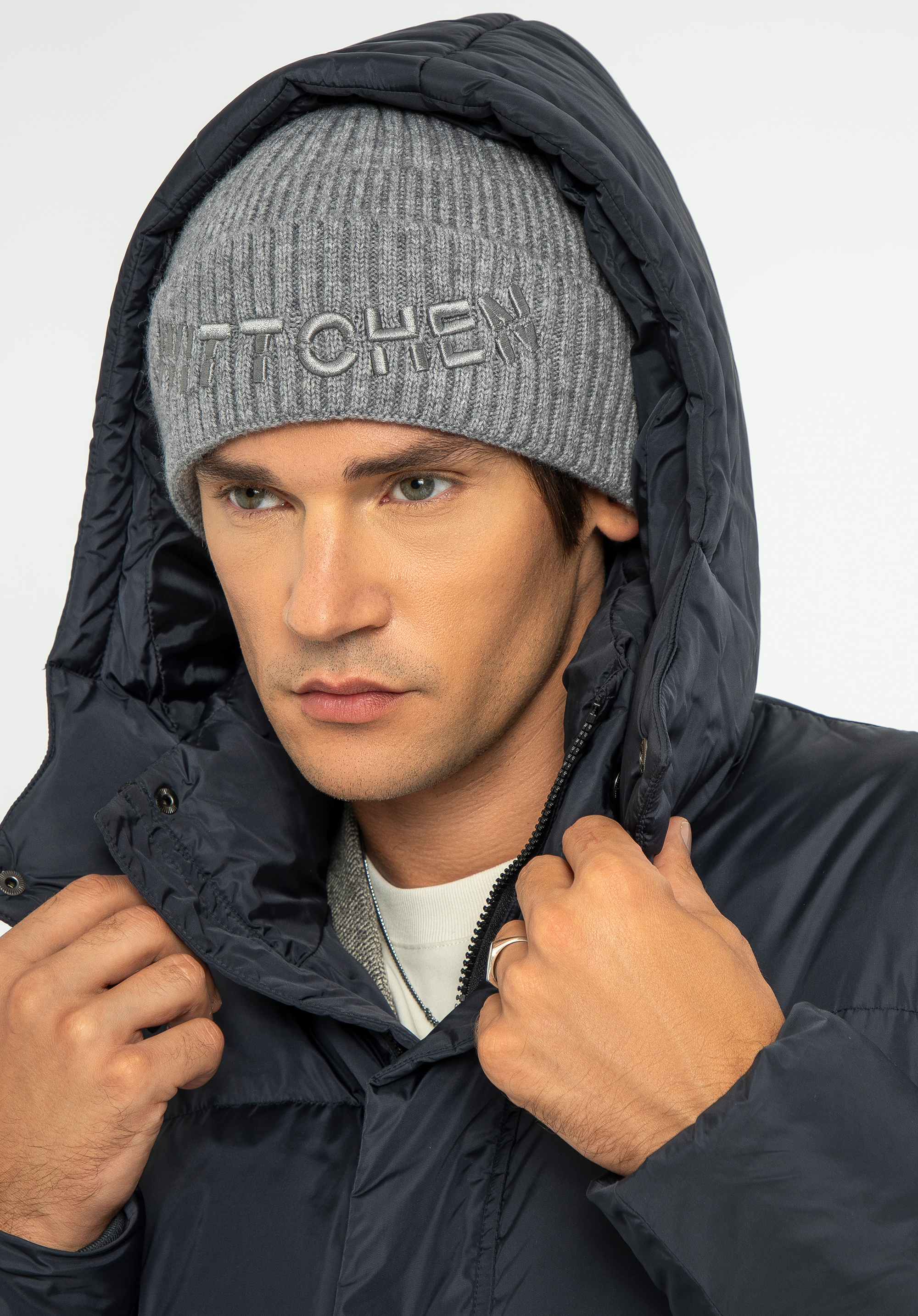 Zimní čepice s vyšívaným logem, šedá, 99-HF-201-8, Obrázek 1