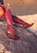 Női magassarkú bőr csizma krokodilbőr textúrával, sötét vörös, 95-D-507-3-38, Fénykép 16