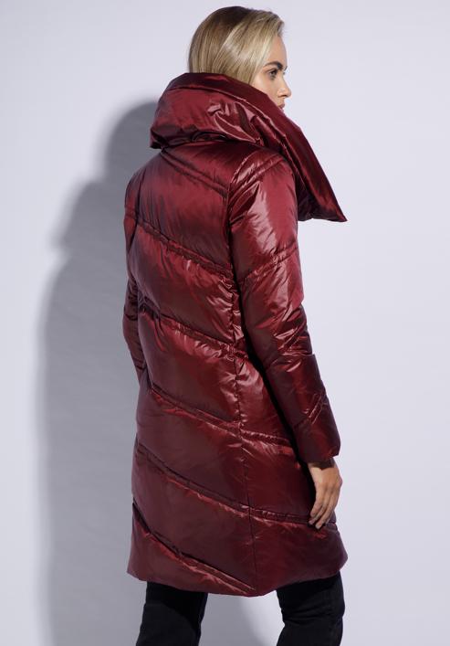 Női steppelt kabát magas gallérral, sötét vörös, 95-9D-402-3-XL, Fénykép 4