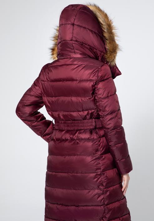Női steppelt téli kabát szőrmés kapucnival, sötét vörös, 95-9D-400-3-3XL, Fénykép 5