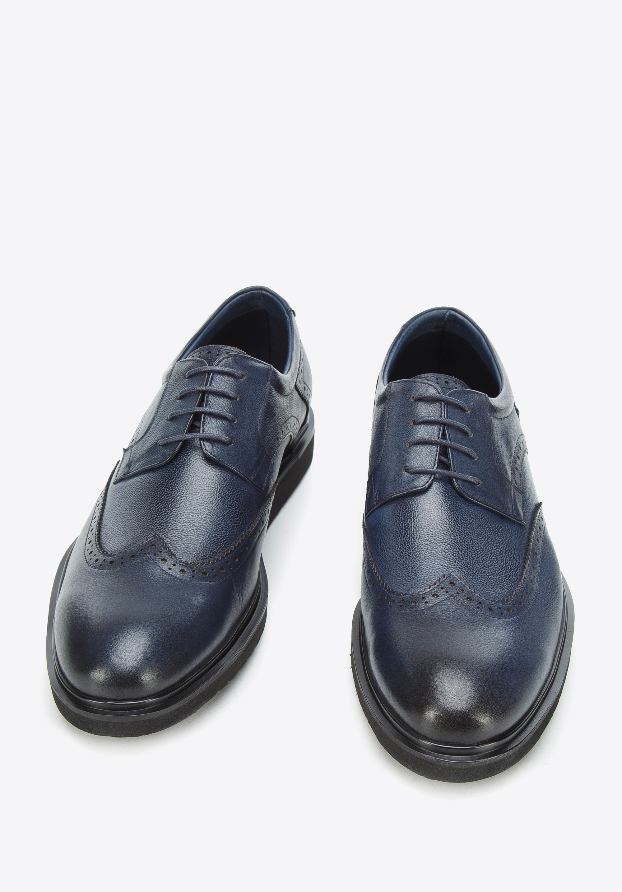 Férfi bőr brogues cipő modern talppal
