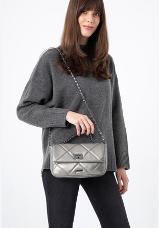 Malá prošívaná dámská kabelka s řetízkem, stříbrno-černá, 97-4Y-228-S, Obrázek 1