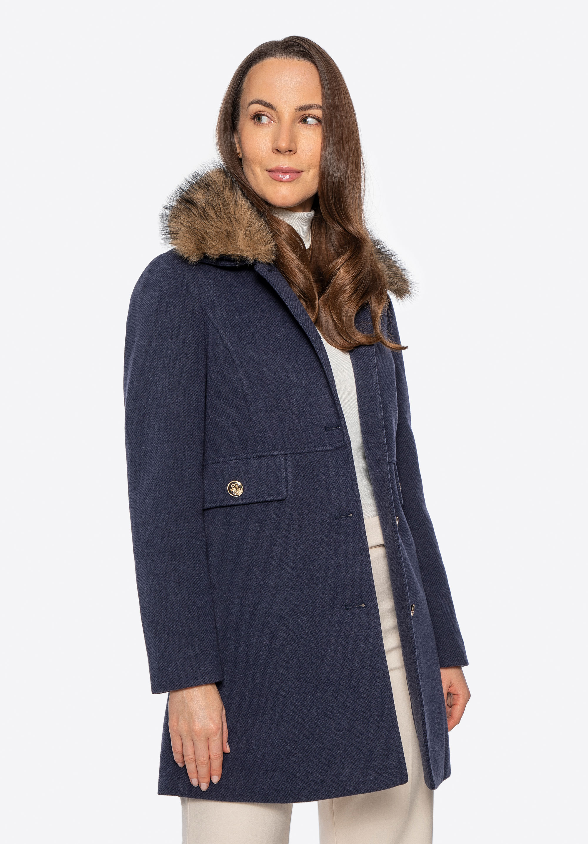 Коротке жіноче пальто з хутряним коміром темно-синє