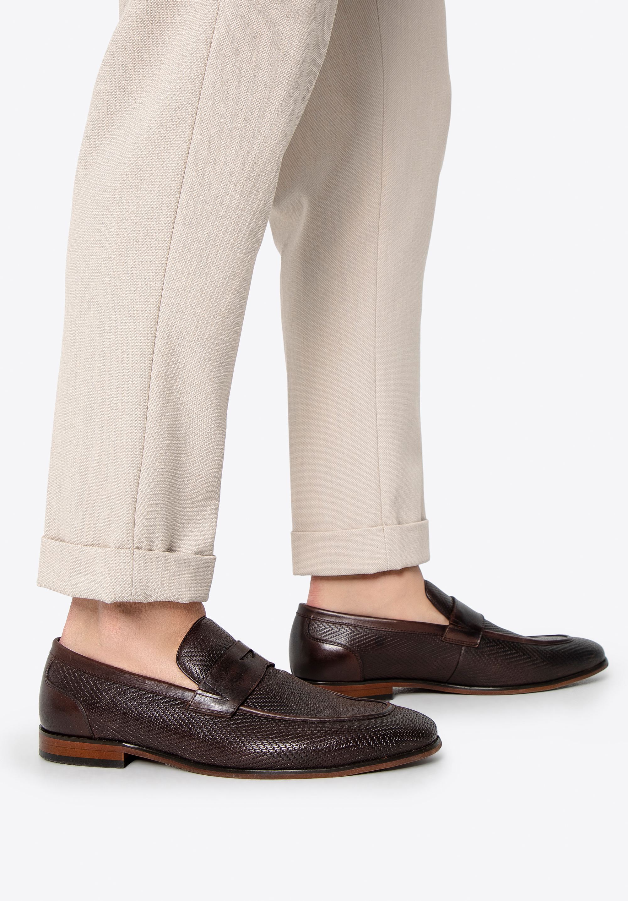 Pánske kožené mokasíny s celoplošným vzorom rybej kosti, tmavohnedá, 100-M-507-4-40, Obrázok 1