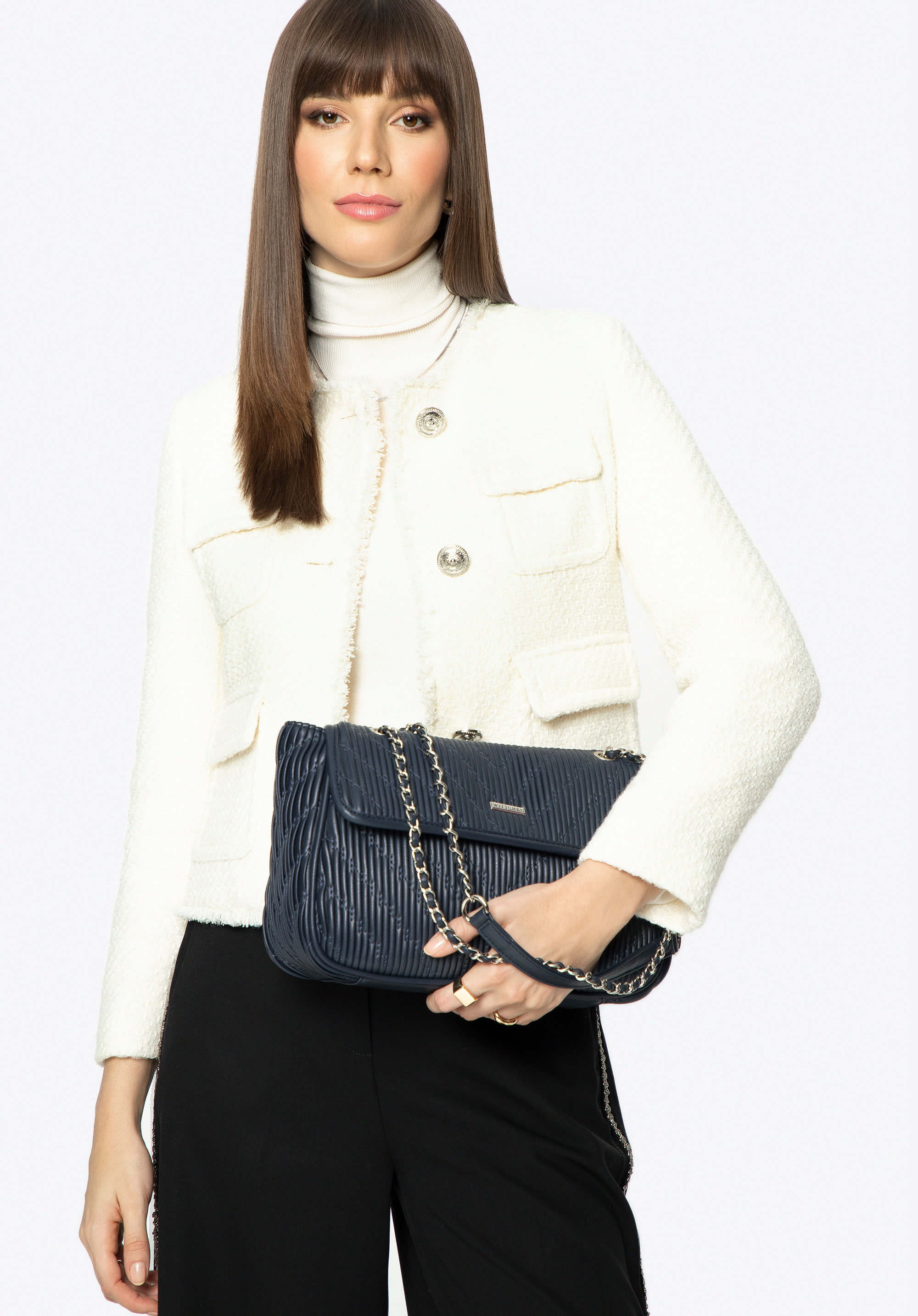 Crossbody kabelka z umelej kože s retiazkovým popruhom cez rameno