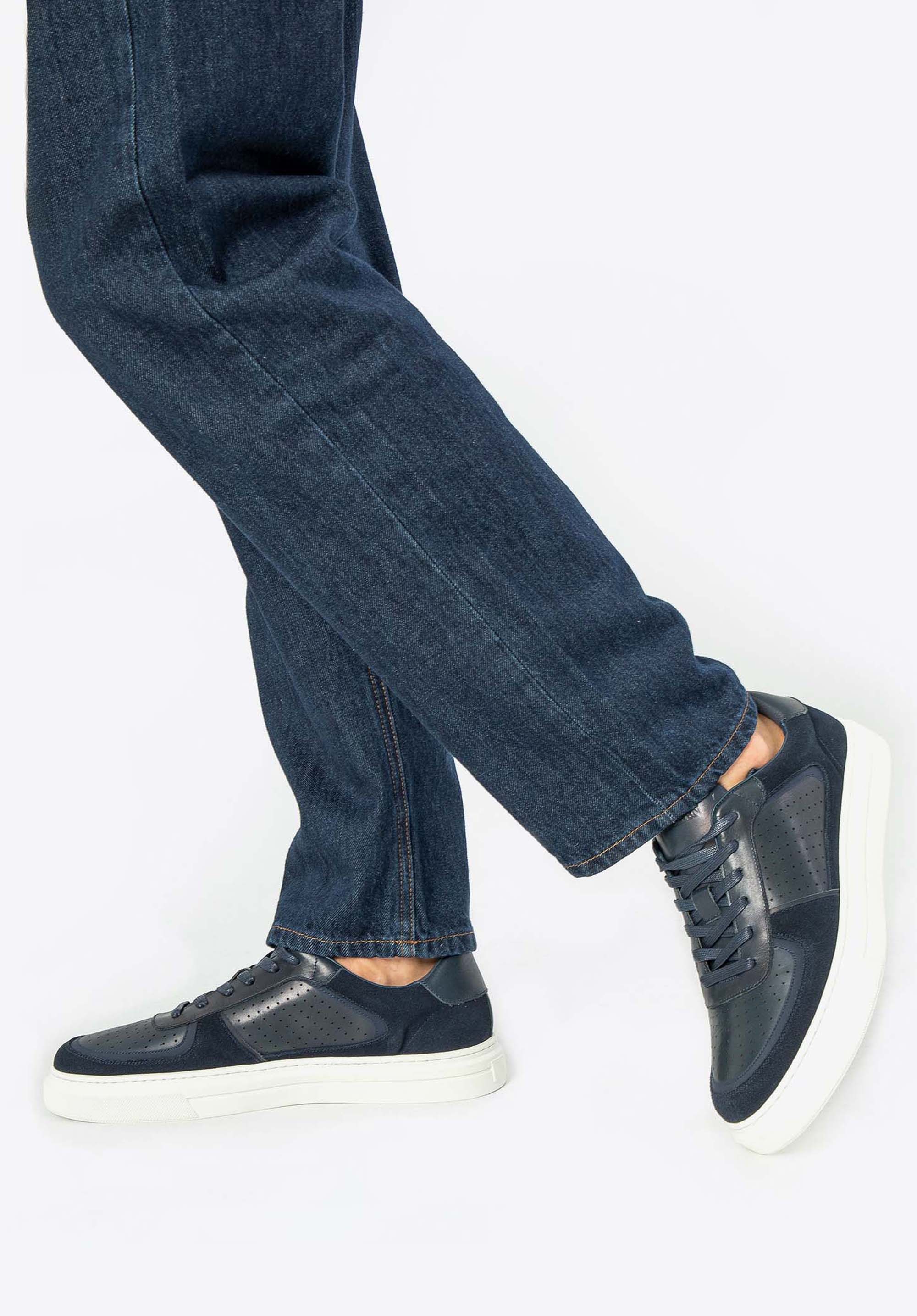 Pánske kožené tenisky s perforovanými detailmi, tmavomodrá, 99-M-711-N-40, Obrázok 1