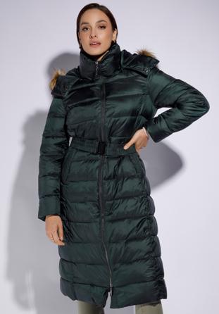 Női steppelt téli kabát szőrmés kapucnival