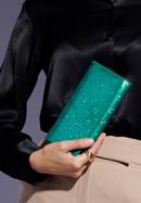 Női pénztárca, monogrammal dombornyomott lakkozott bőrből, zöld, 34-1-413-FF, Fénykép 16